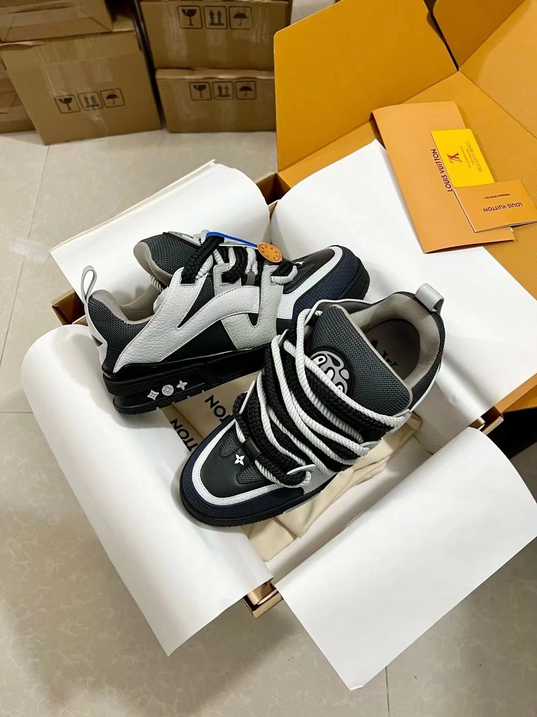 OOBB-- 8V 1ABZ45 skate Calfskin item:E-X187A0904