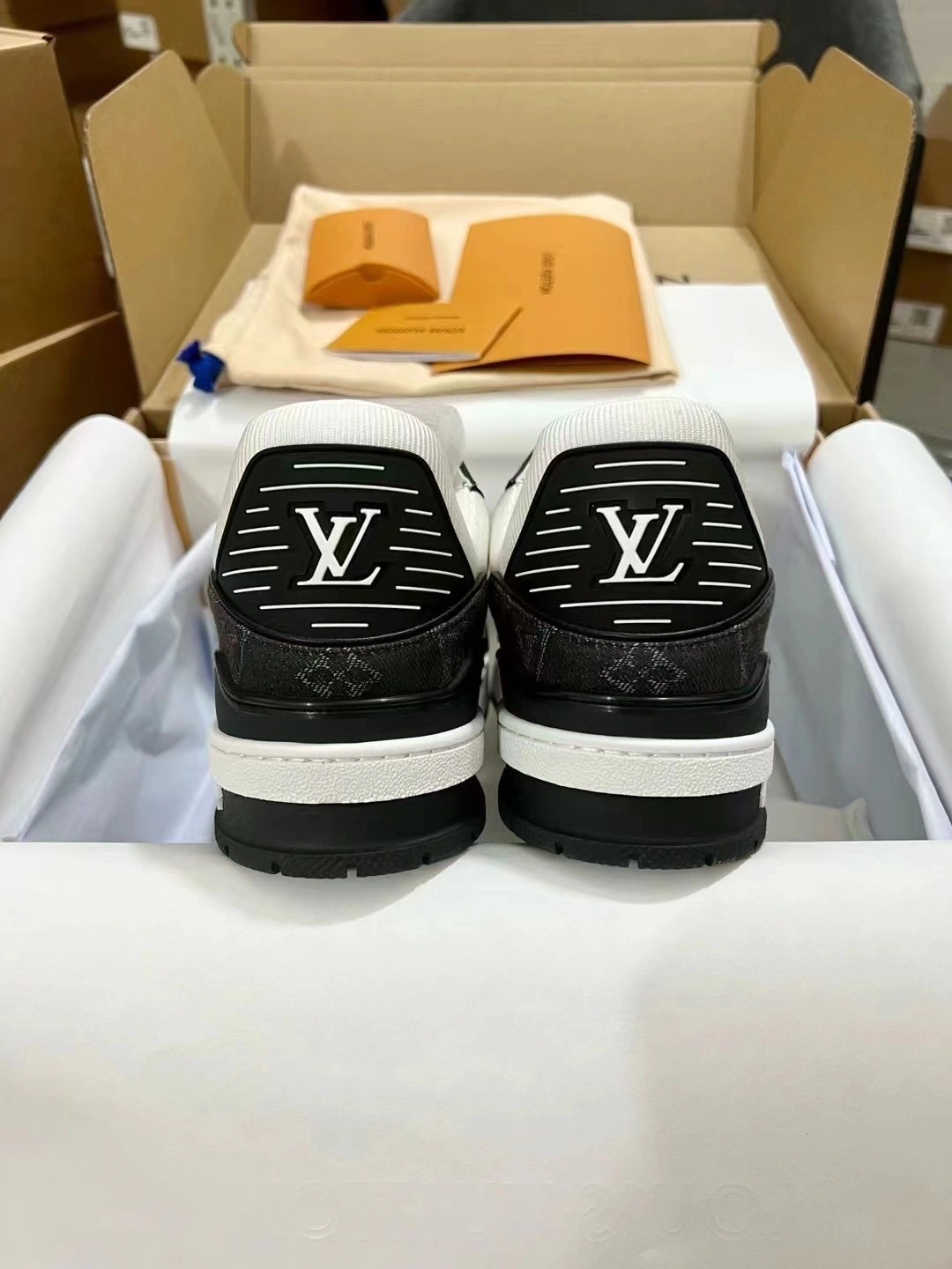 &OOBB-- 8V 1AC2A7 1A9JG7 trainer Calfskin item:D-X000H0154