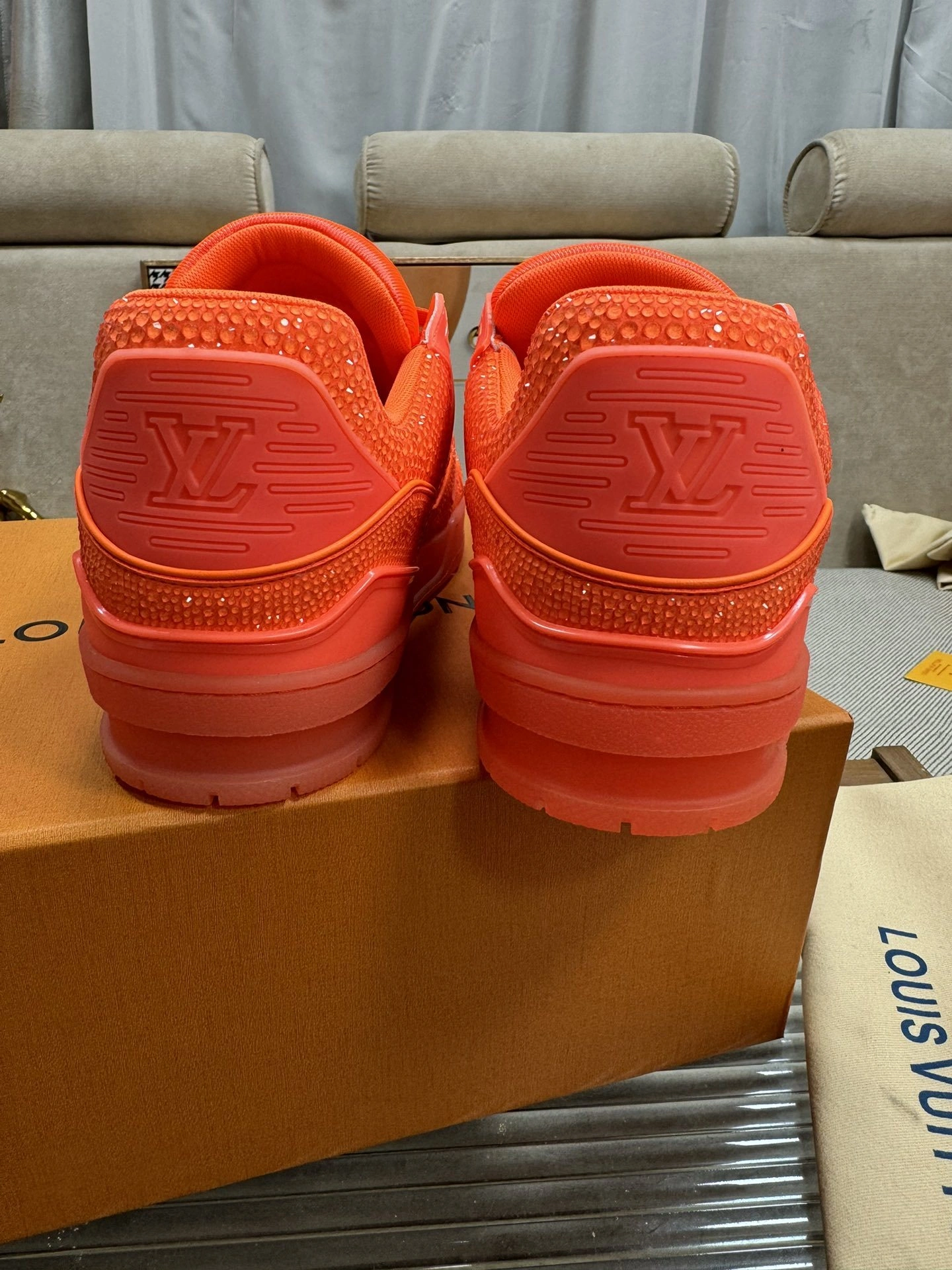 OOBB-- 8V 1AC4UP item:D-X555L0947
