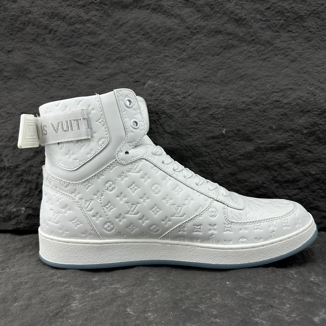 OOBB-- 8V 1AC4V9 cowhide item:D-X000L0968