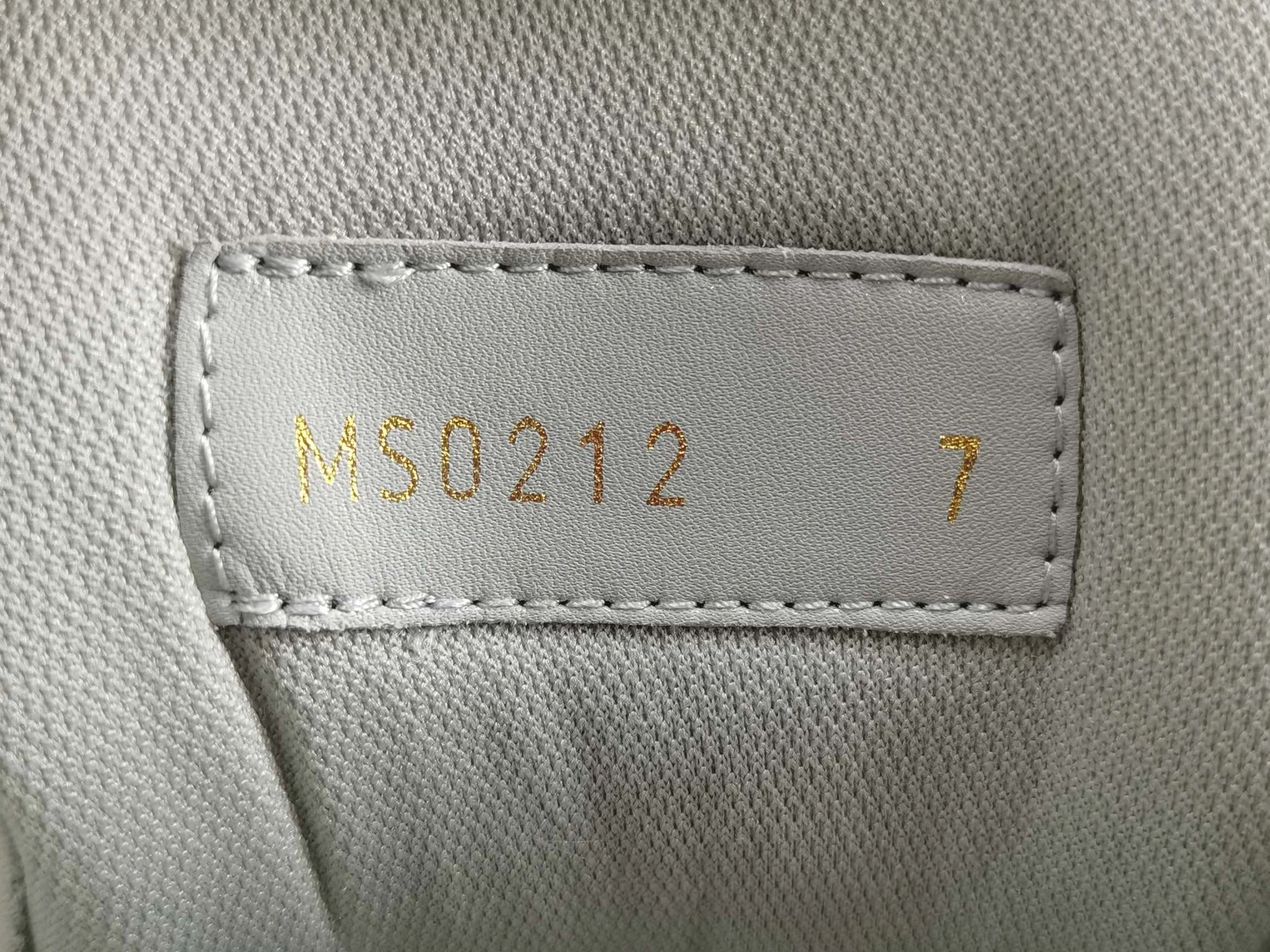OOBB-- 8V 1AC4ZU Calfskin Trainer item:D-X575F1124S
