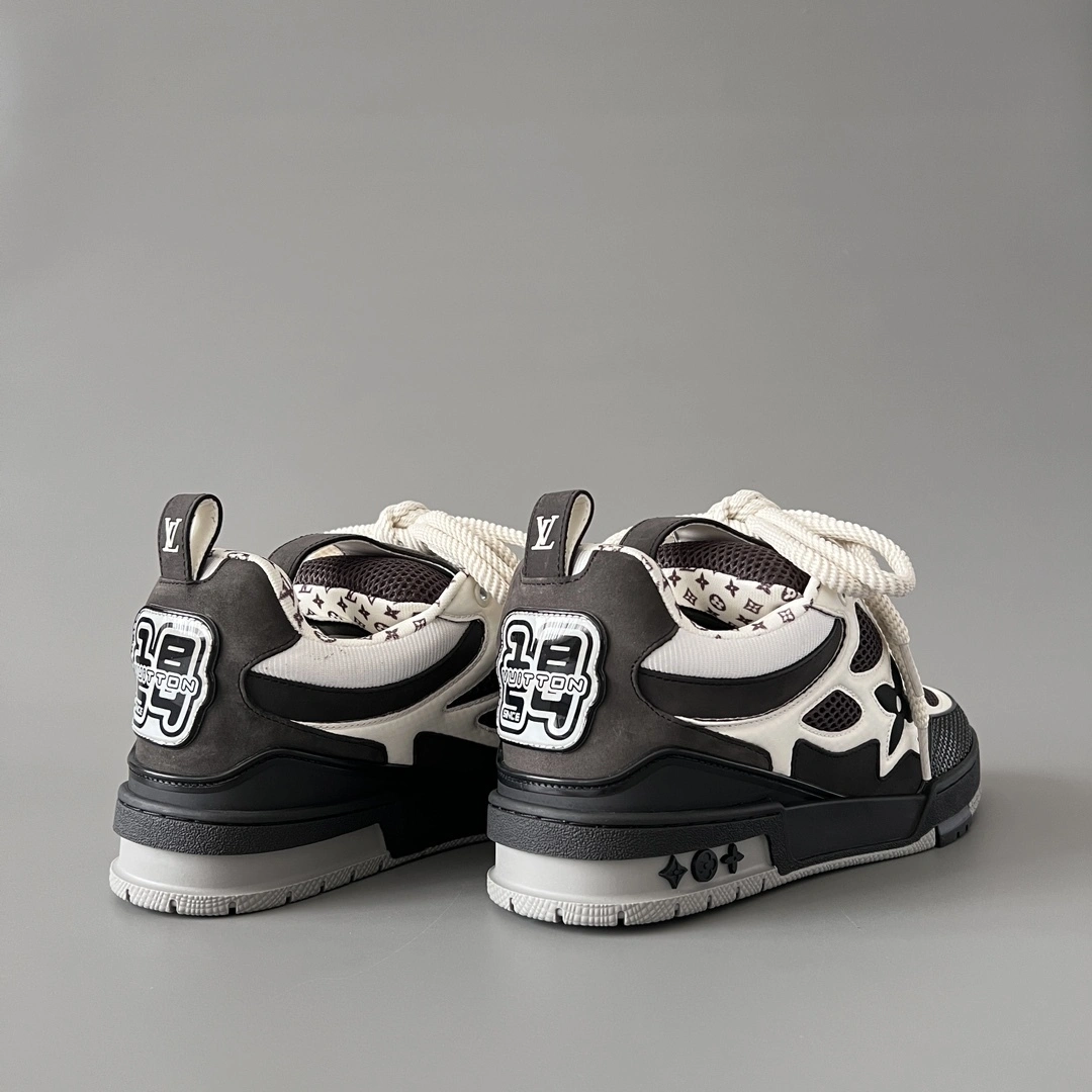 OOBB-- 8V 1AC52M suede item:E-X300E2111