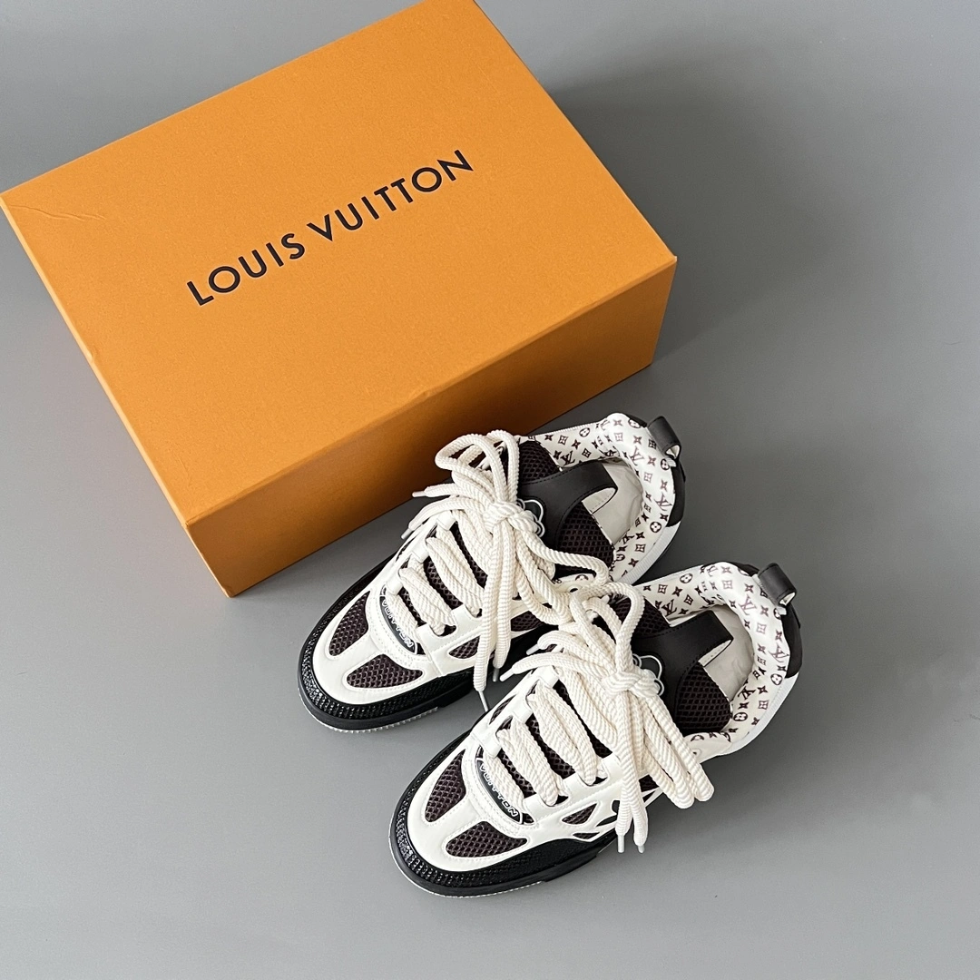OOBB-- 8V 1AC52M suede item:E-X300E2111