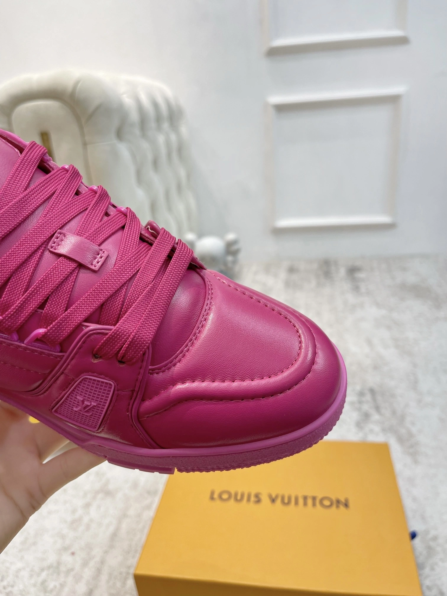 OOBB-- 8V 1AC5C7 Calfskin Trainer item:D-X158F1126S