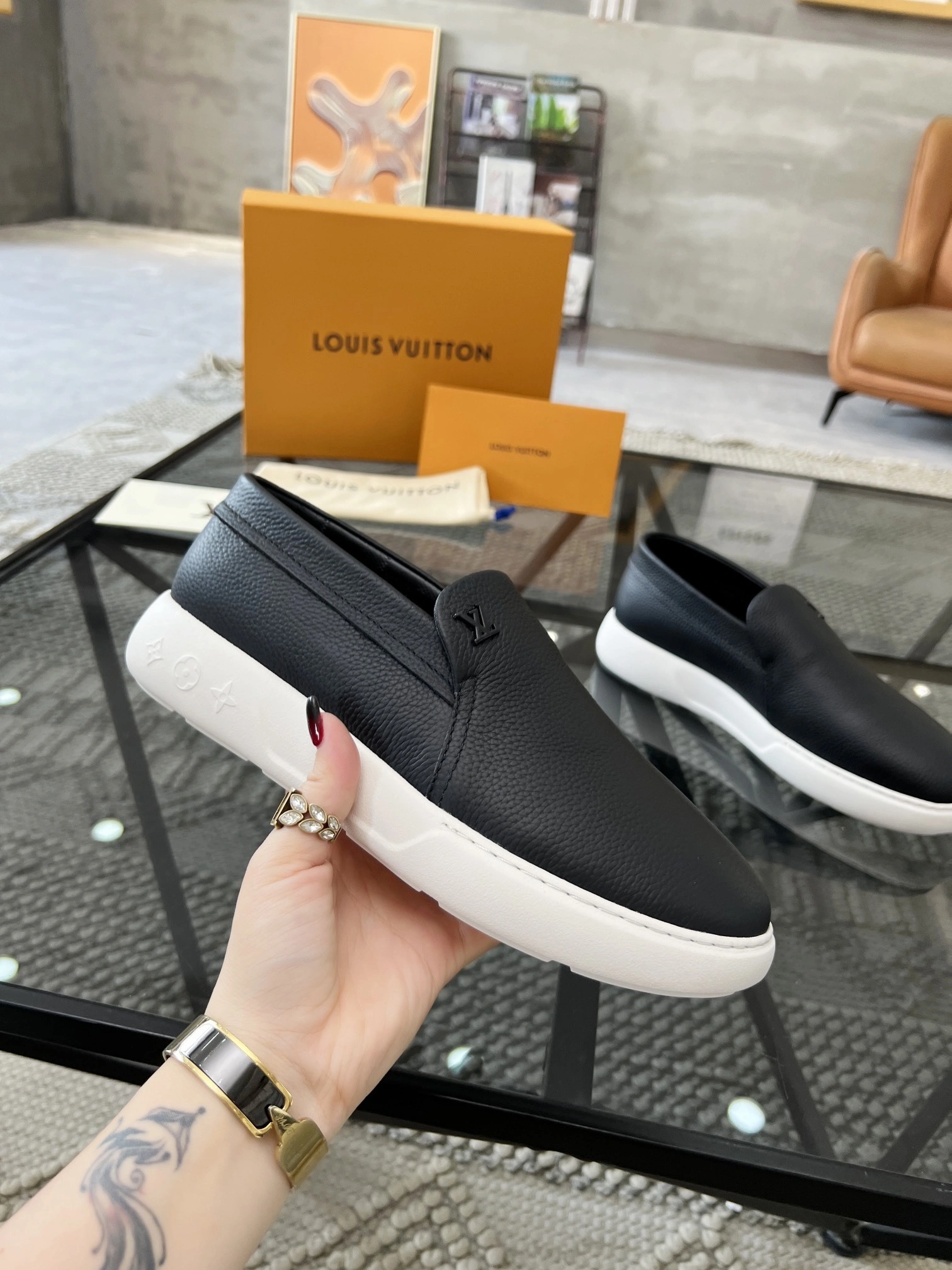 OOBB-- 8V 1ACEN0 cowhide item:D-X298L0959