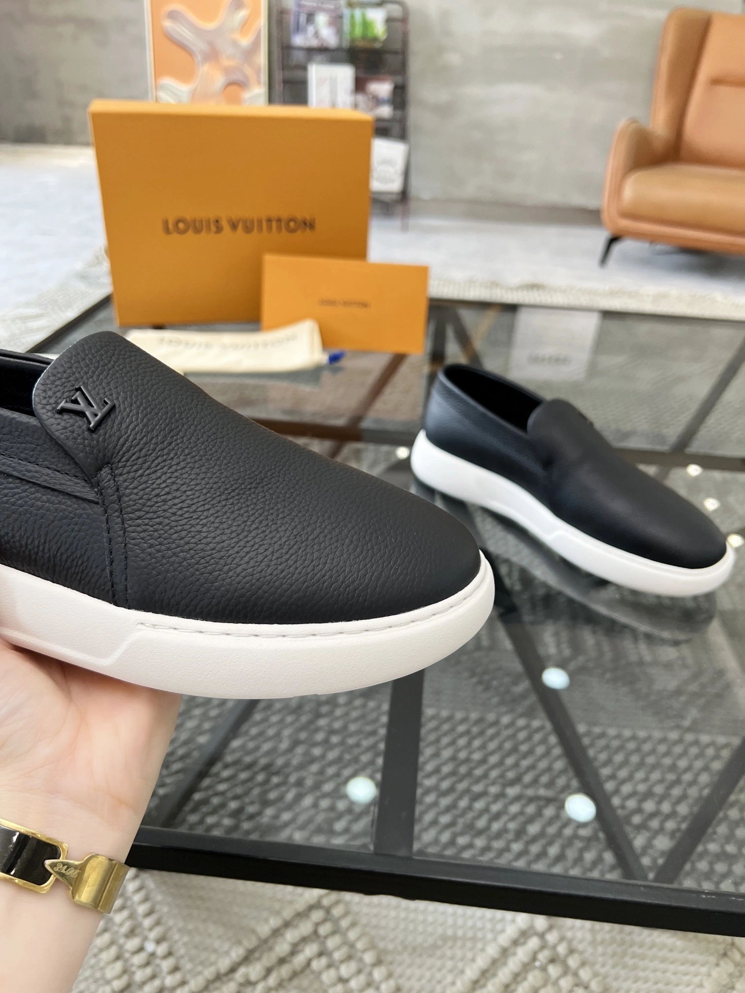 OOBB-- 8V 1ACEN0 cowhide item:D-X298L0959