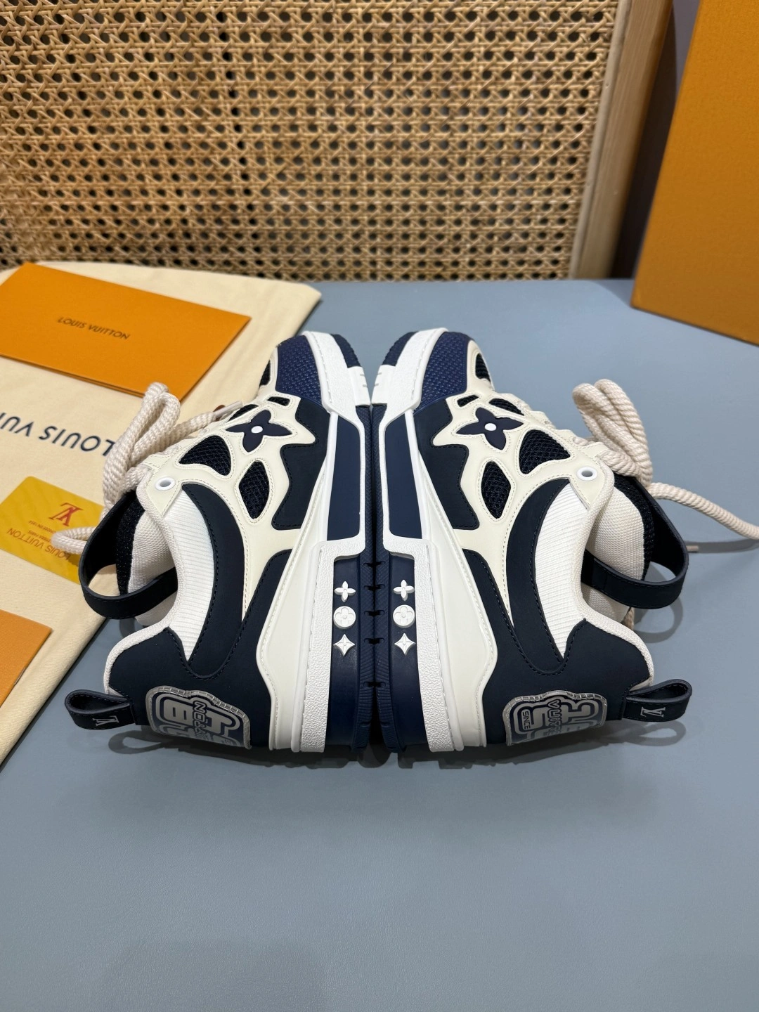 OOBB-- 8V 1ACFJI Calfskin item:E-X430E2502Y