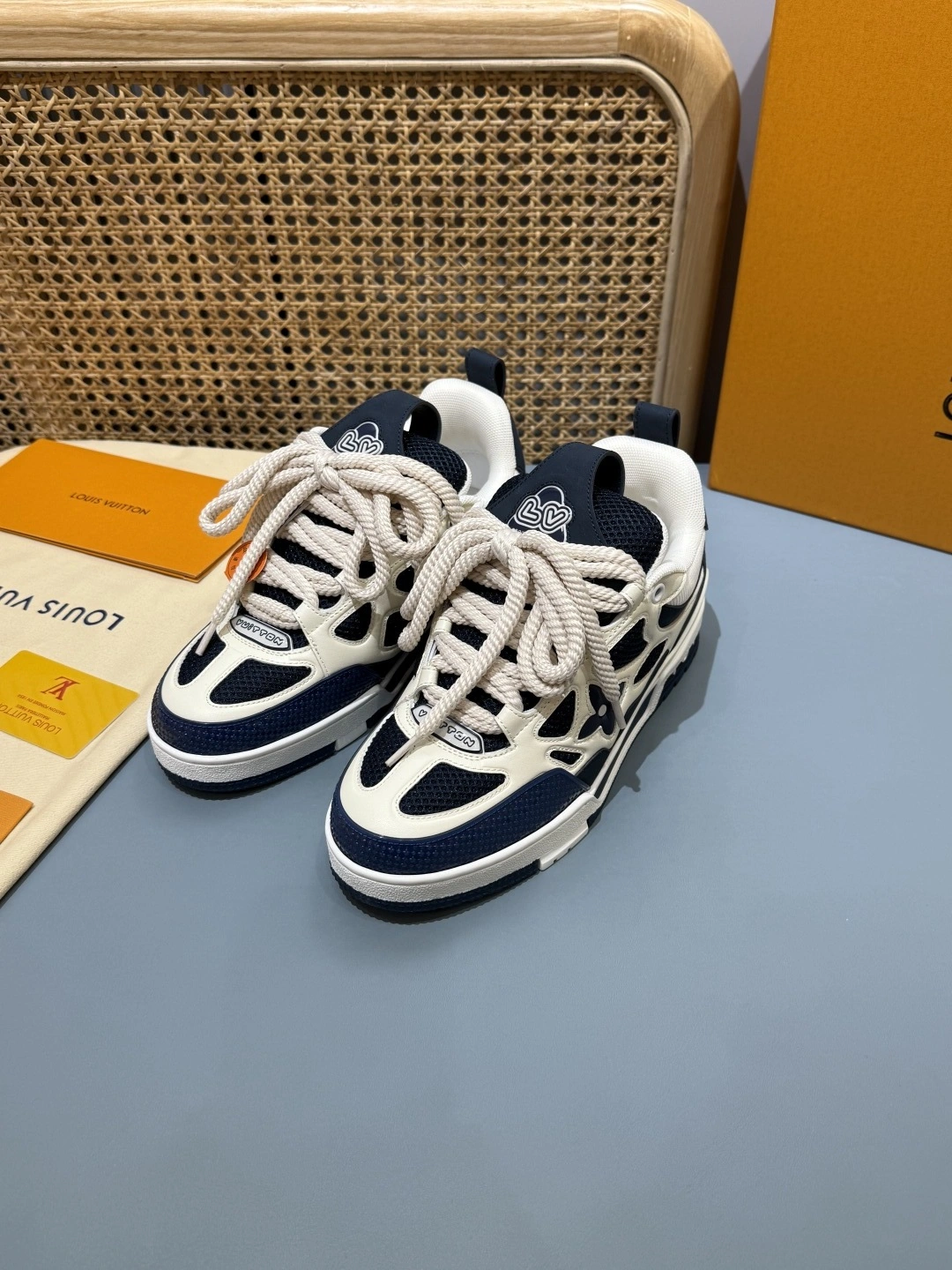 OOBB-- 8V 1ACFJI Calfskin item:E-X430E2502Y