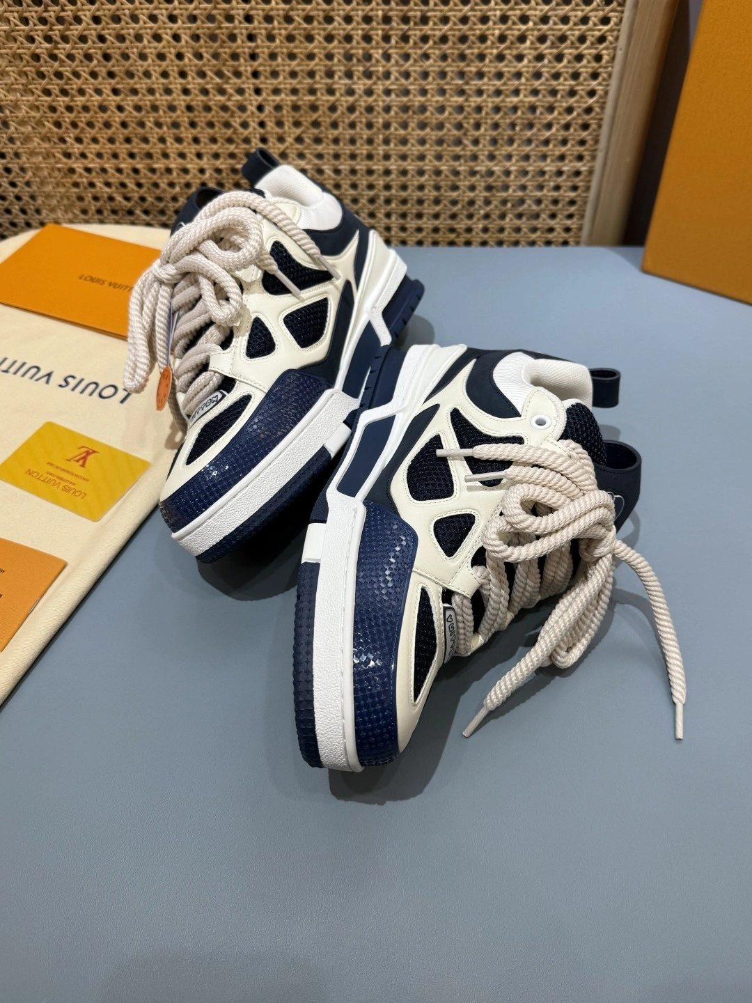OOBB-- 8V 1ACFJI Calfskin item:E-X430E2502Y