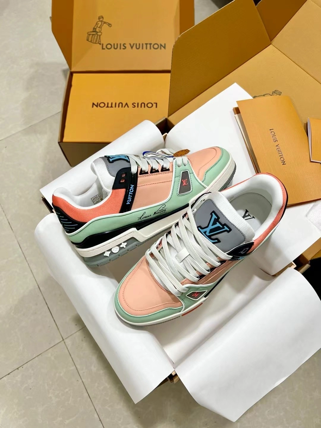 OOBB-- 8V 1ACFXZ 1ACFXY 1ACFXX Calfskin Trainer item:D-X000F1114S