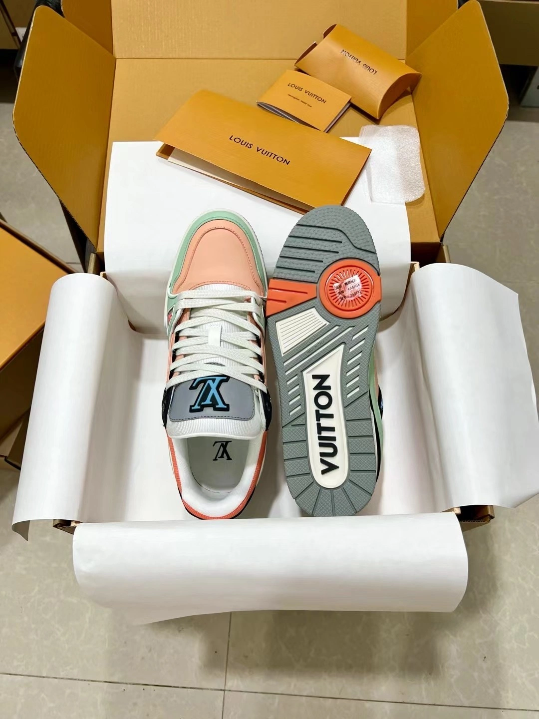 OOBB-- 8V 1ACFXZ 1ACFXY 1ACFXX Calfskin Trainer item:D-X000F1114S