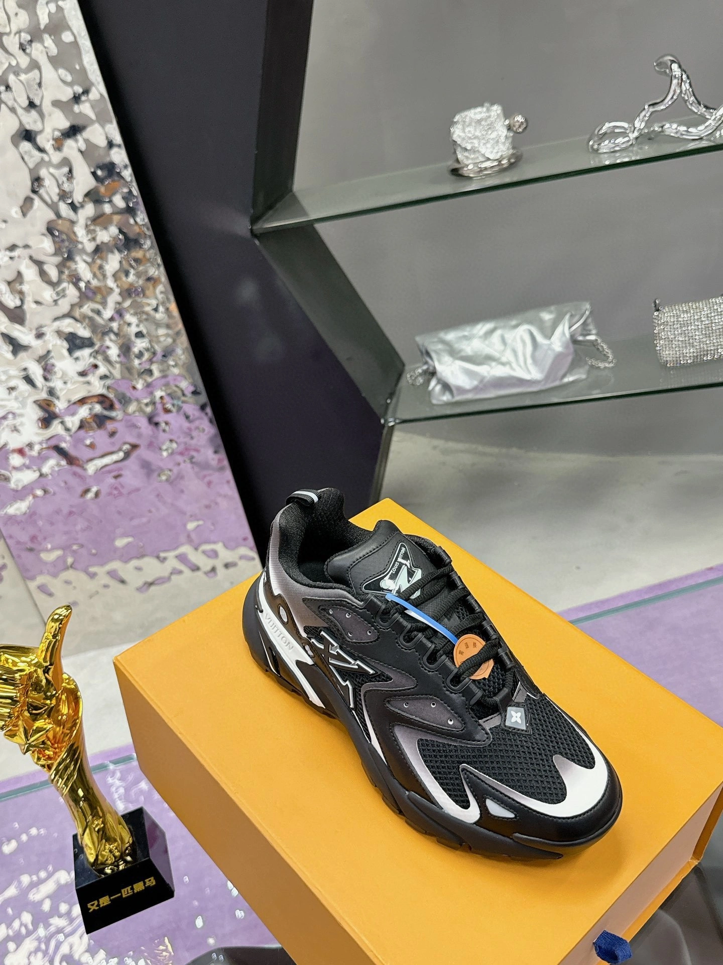 OOBB-- 8V 1ACG81 Cowhide item:D-X000H0788T