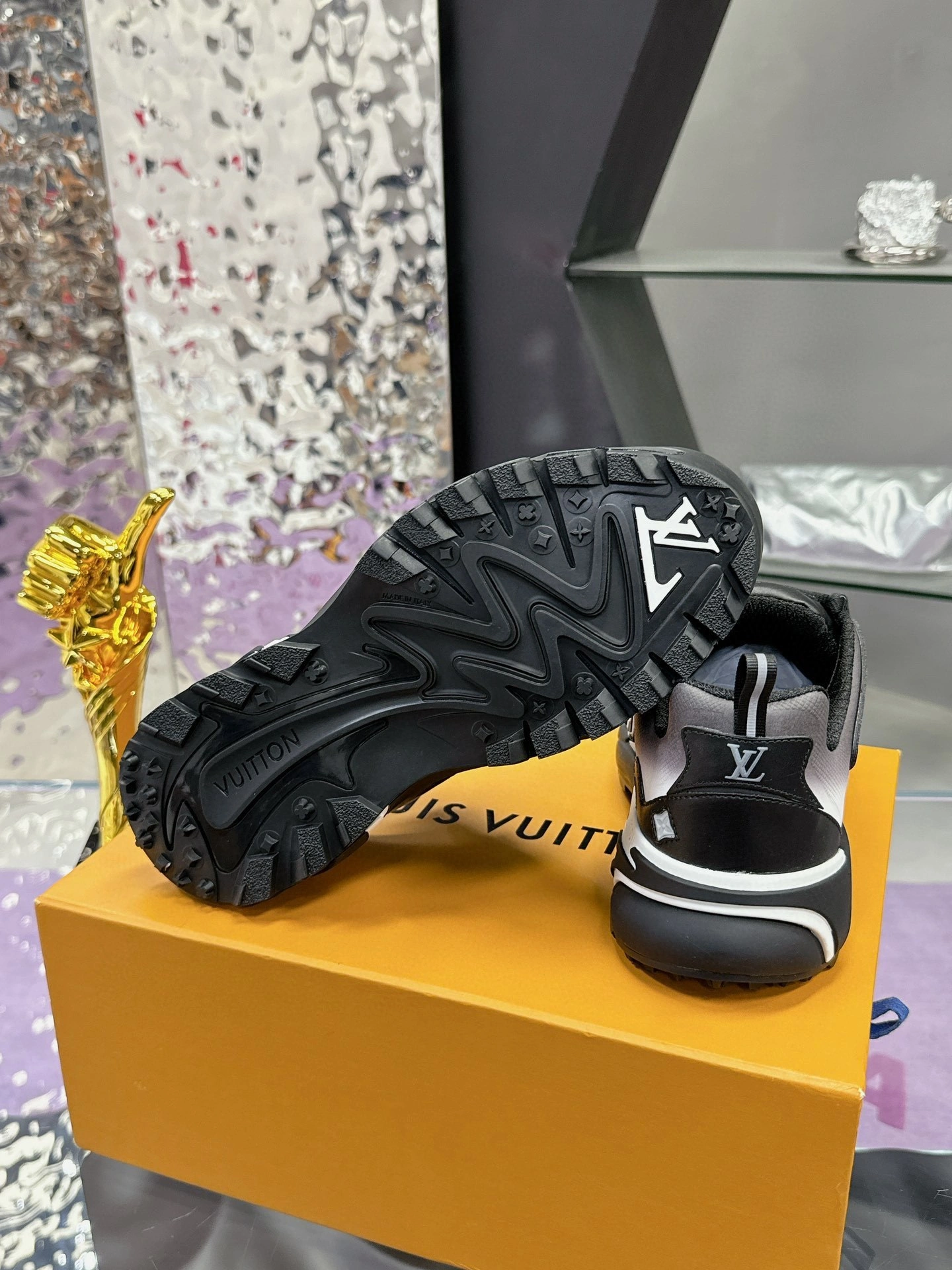 OOBB-- 8V 1ACG81 Cowhide item:D-X000H0788T