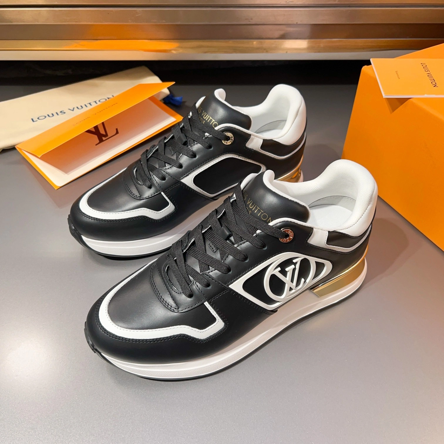 OOBB-- 8V 1ACGLK Calfskin item:D-X158E2142