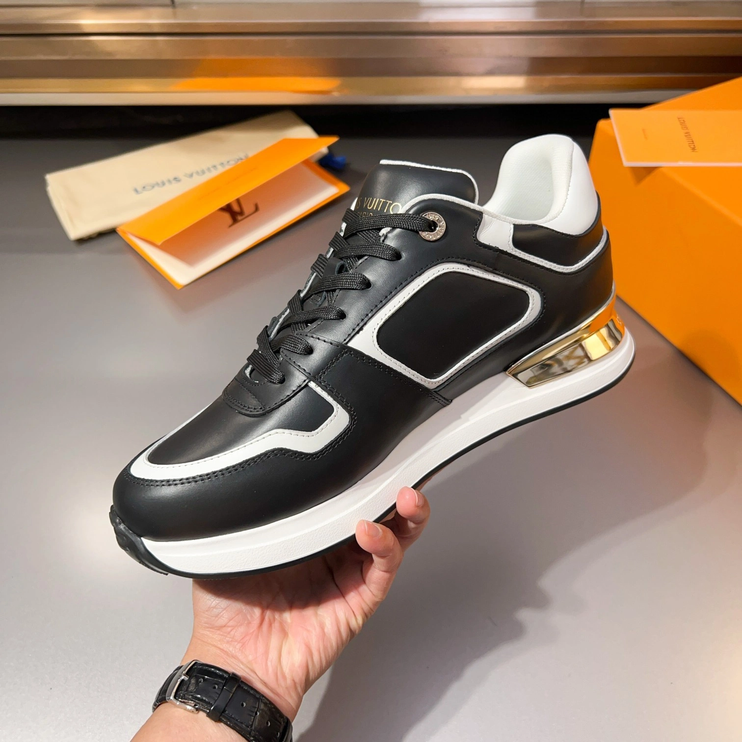 OOBB-- 8V 1ACGLK Calfskin item:D-X158E2142