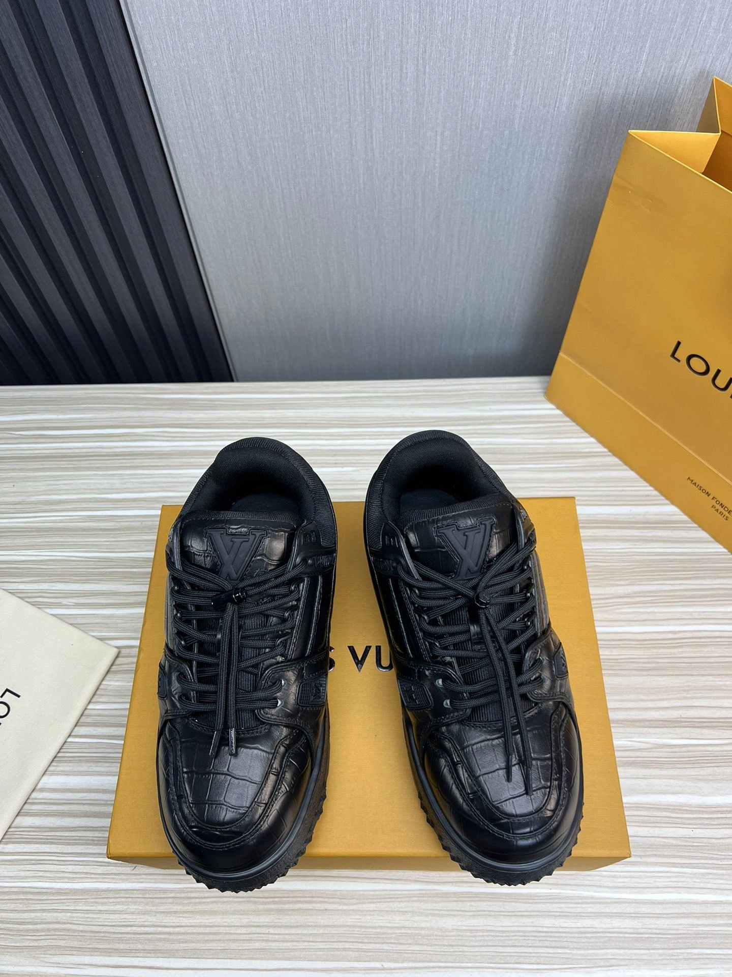OOBB-- 8V 1ACN15 Calfskin item:D-X158F1121S