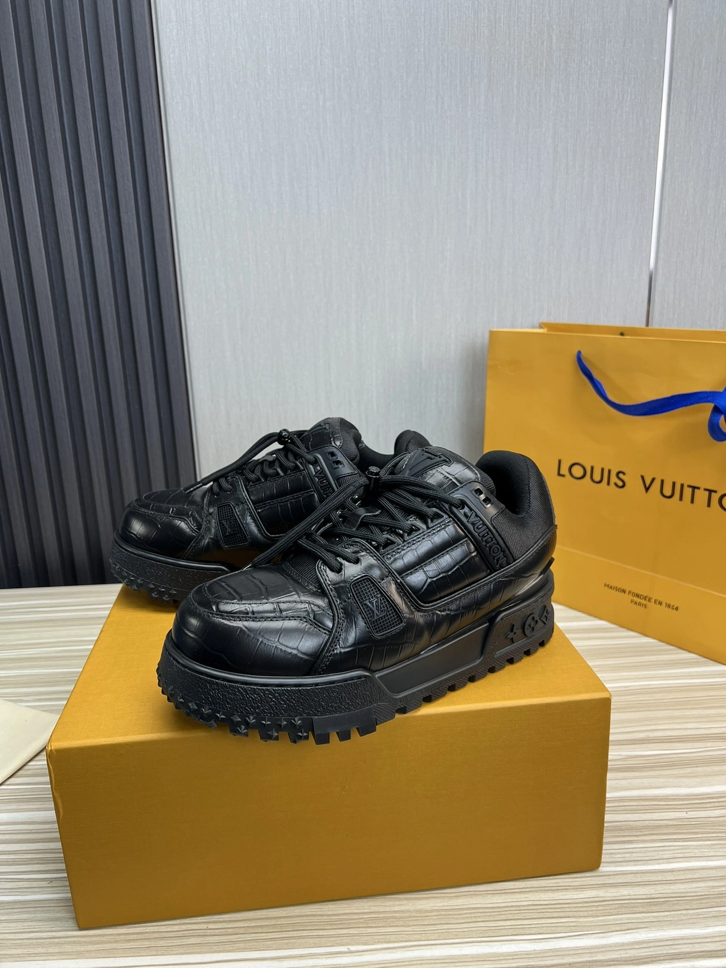 OOBB-- 8V 1ACN15 Calfskin item:D-X158F1121S