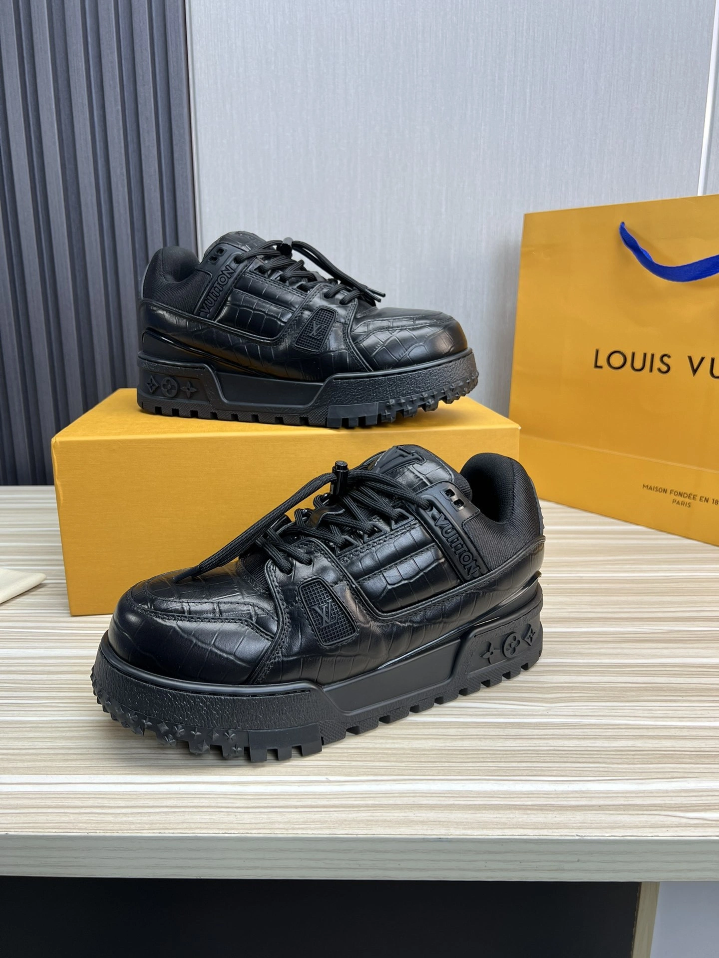 OOBB-- 8V 1ACN15 Calfskin item:D-X158F1121S
