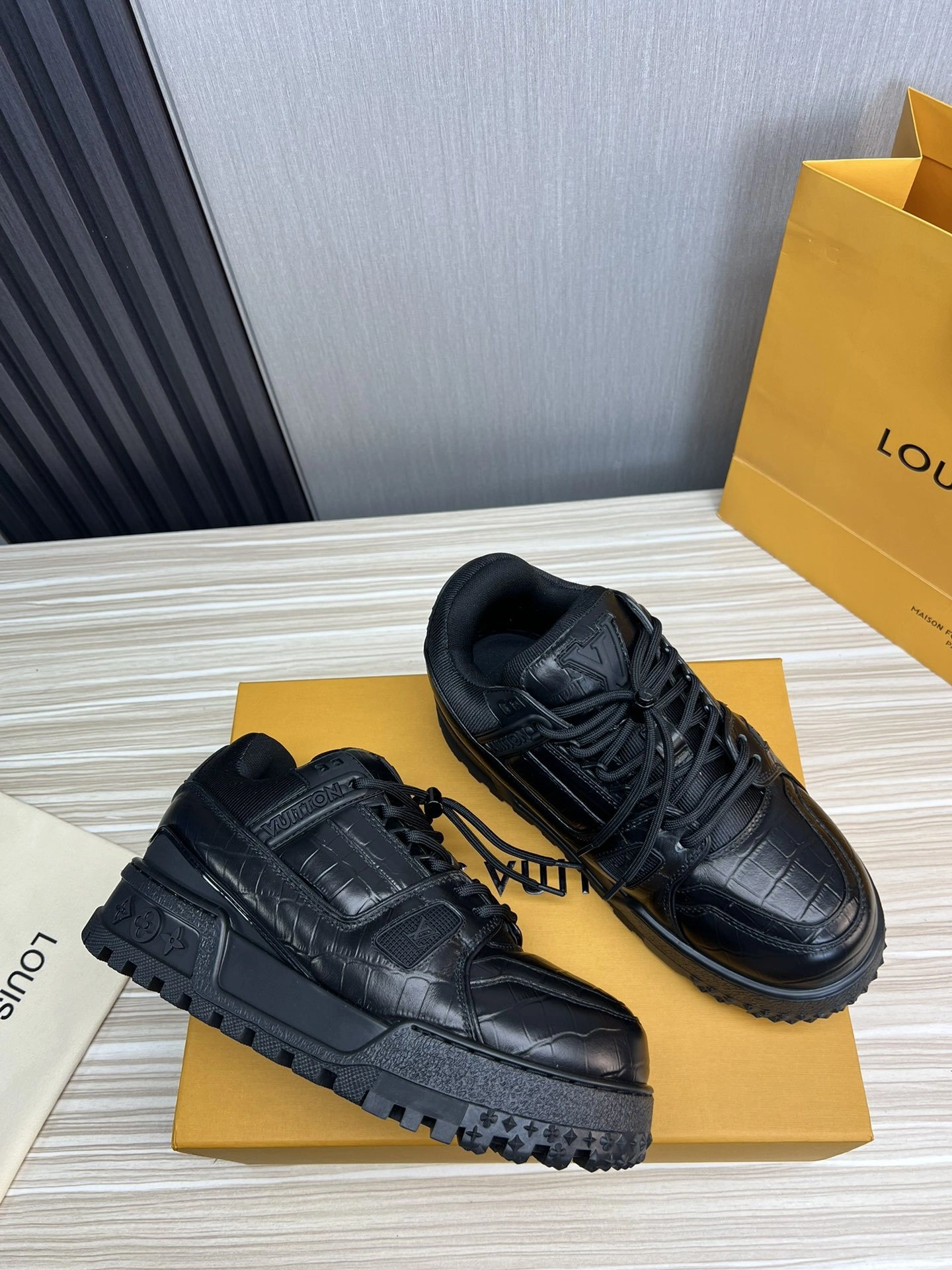 OOBB-- 8V 1ACN15 Calfskin item:D-X158F1121S
