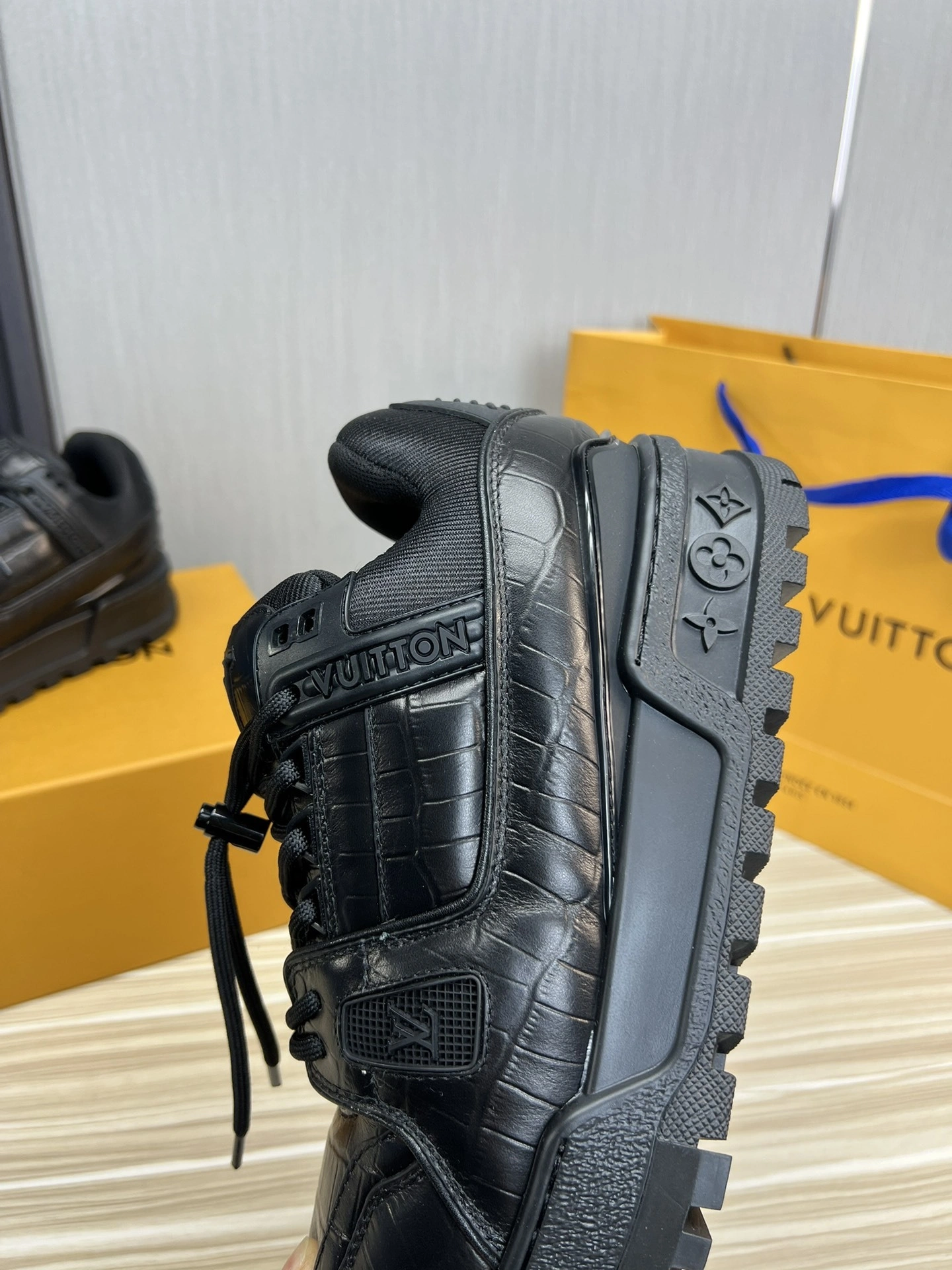 OOBB-- 8V 1ACN15 Calfskin item:D-X158F1121S
