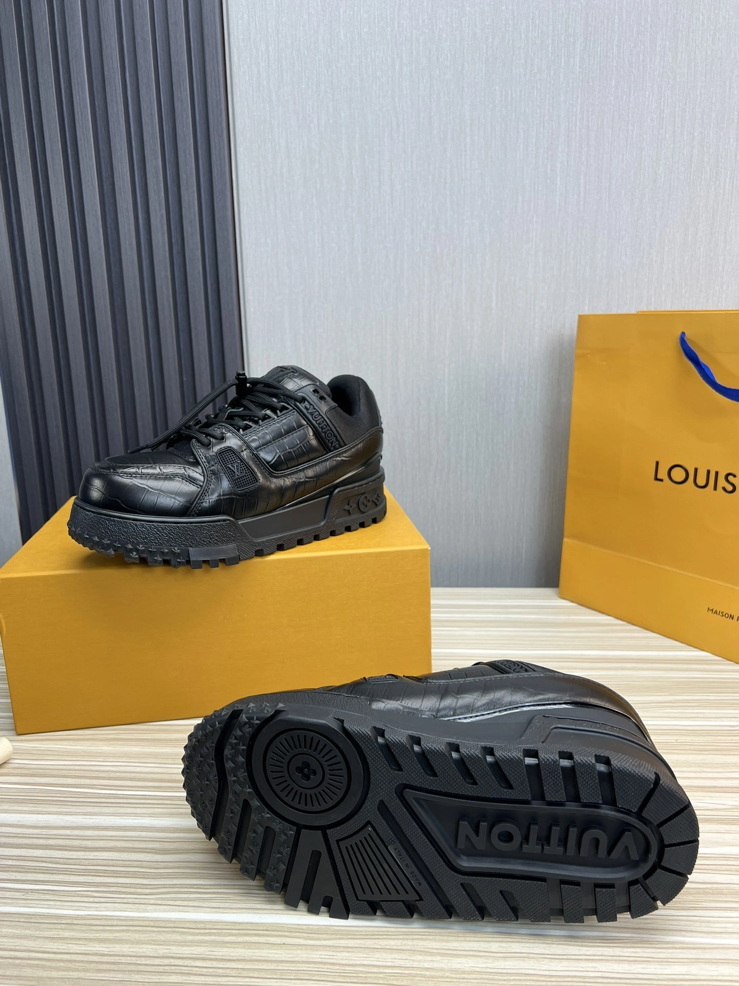 OOBB-- 8V 1ACN15 Calfskin item:D-X158F1121S