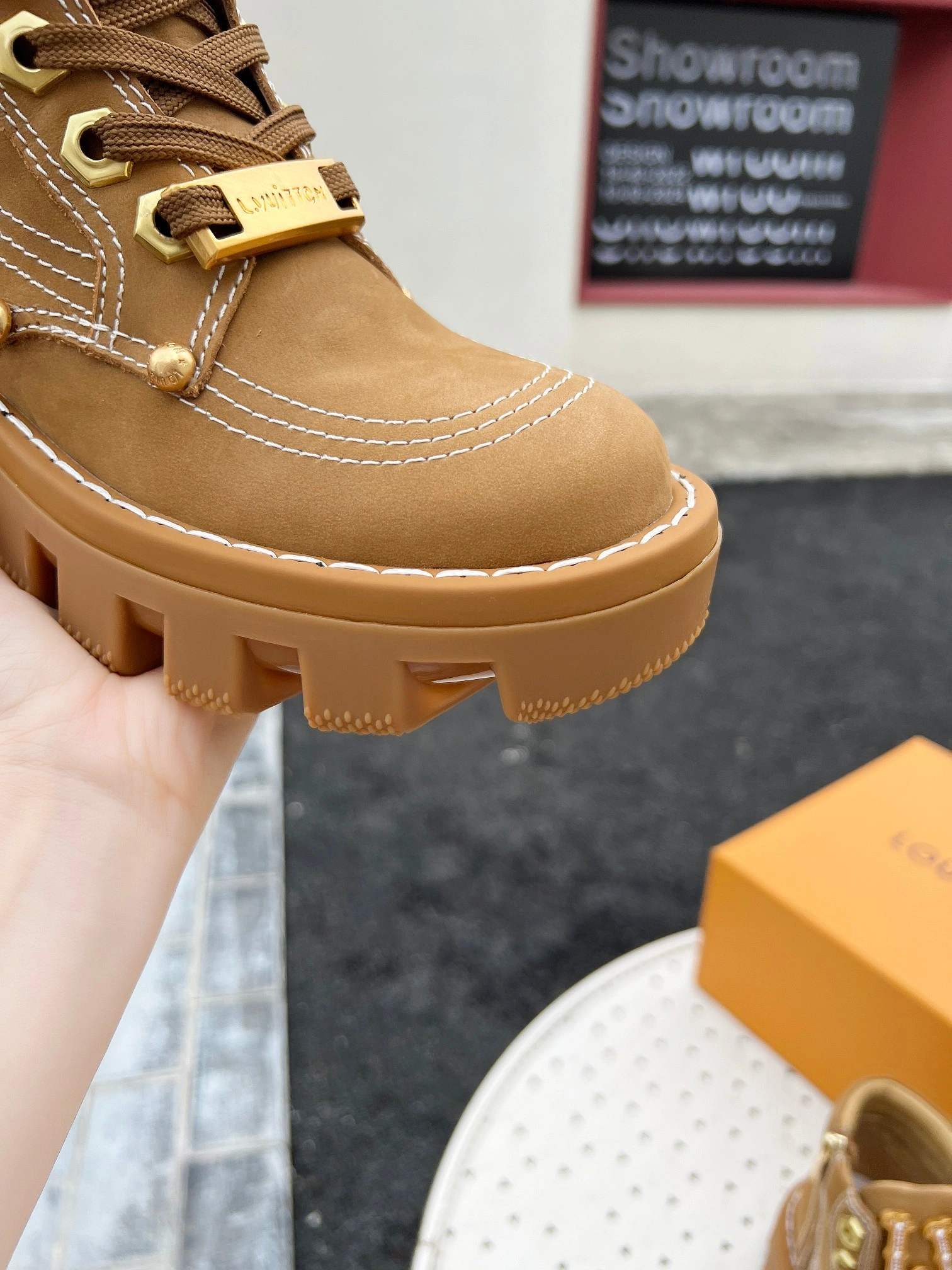 OOBB-- 8V 1ACN8D cowhide item:D-X302L0952