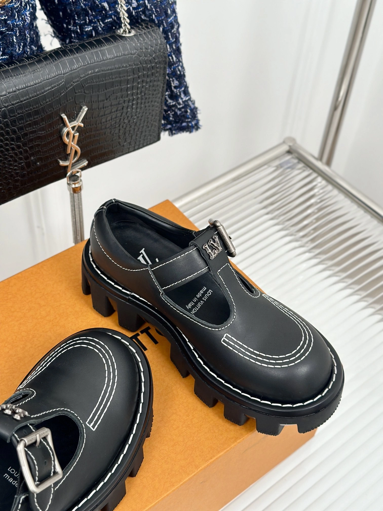 OOBB-- 8V 1ACNB9 cowhide item:D-X000H0108