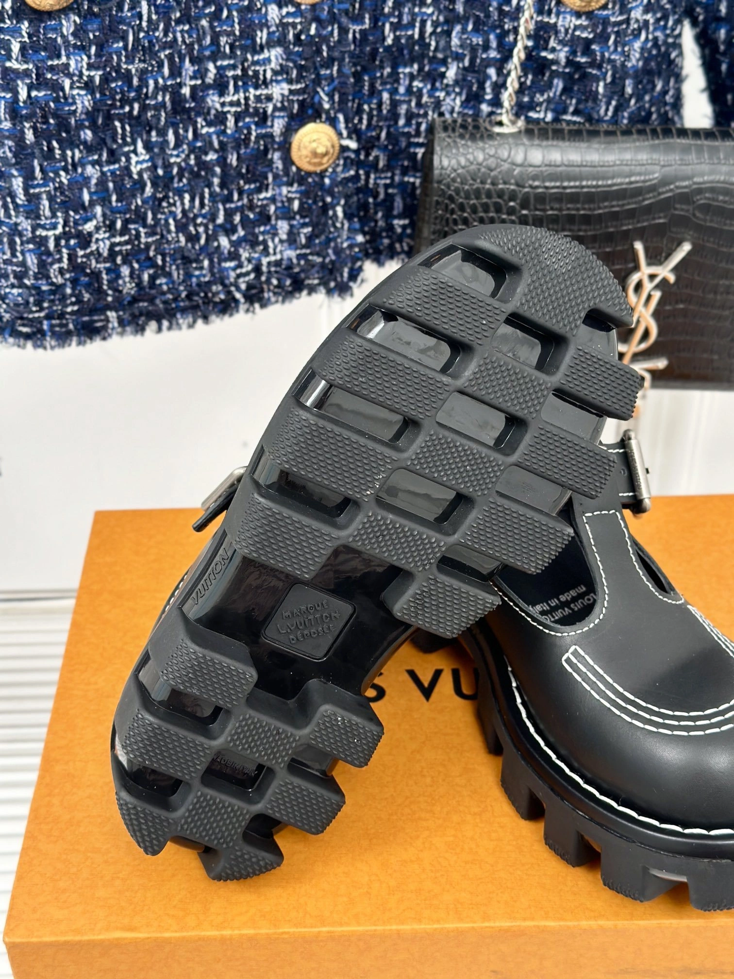 OOBB-- 8V 1ACNB9 cowhide item:D-X000H0108