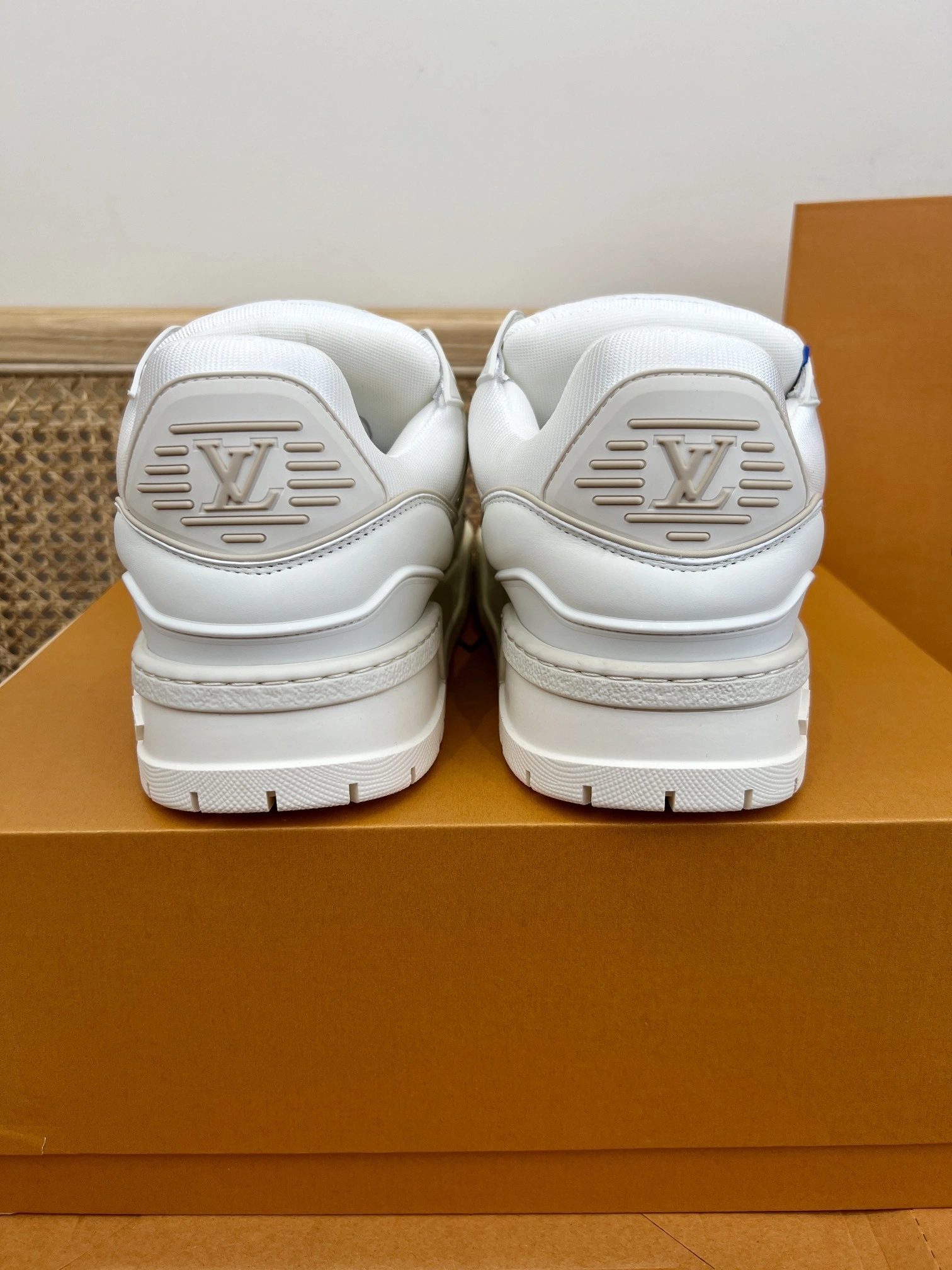 OOBB-- 8V 1ACNYF Calfskin Trainer item:D-X430F1120S