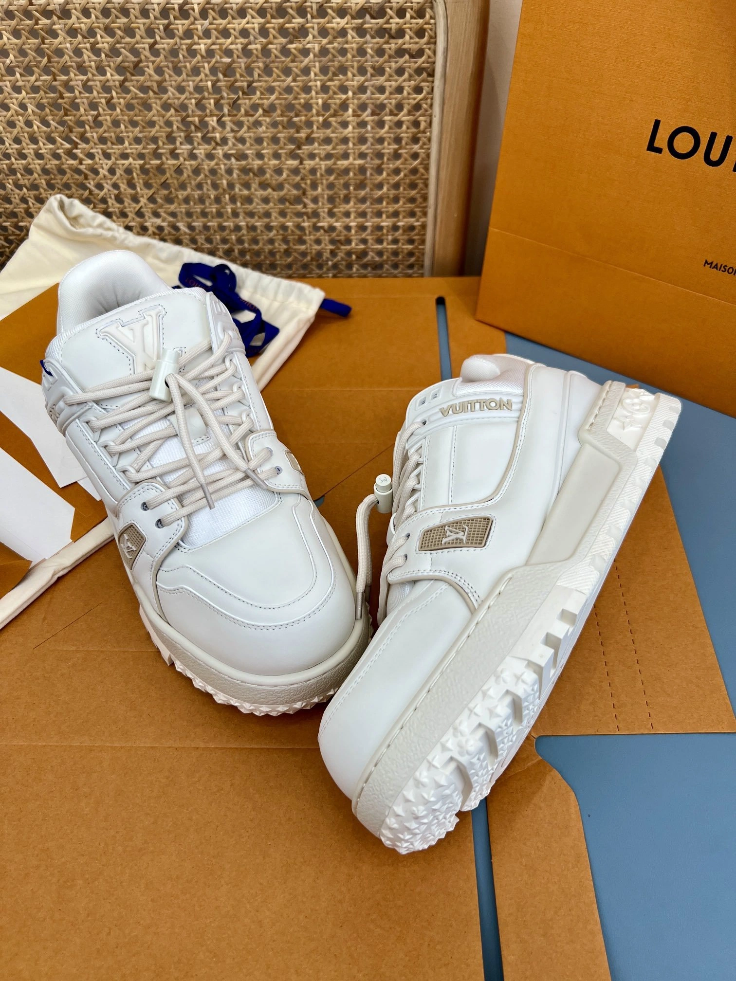 OOBB-- 8V 1ACNYF Calfskin Trainer item:D-X430F1120S