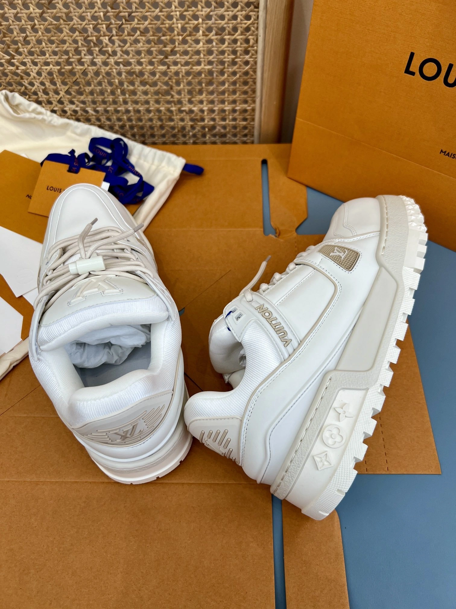 OOBB-- 8V 1ACNYF Calfskin Trainer item:D-X430F1120S