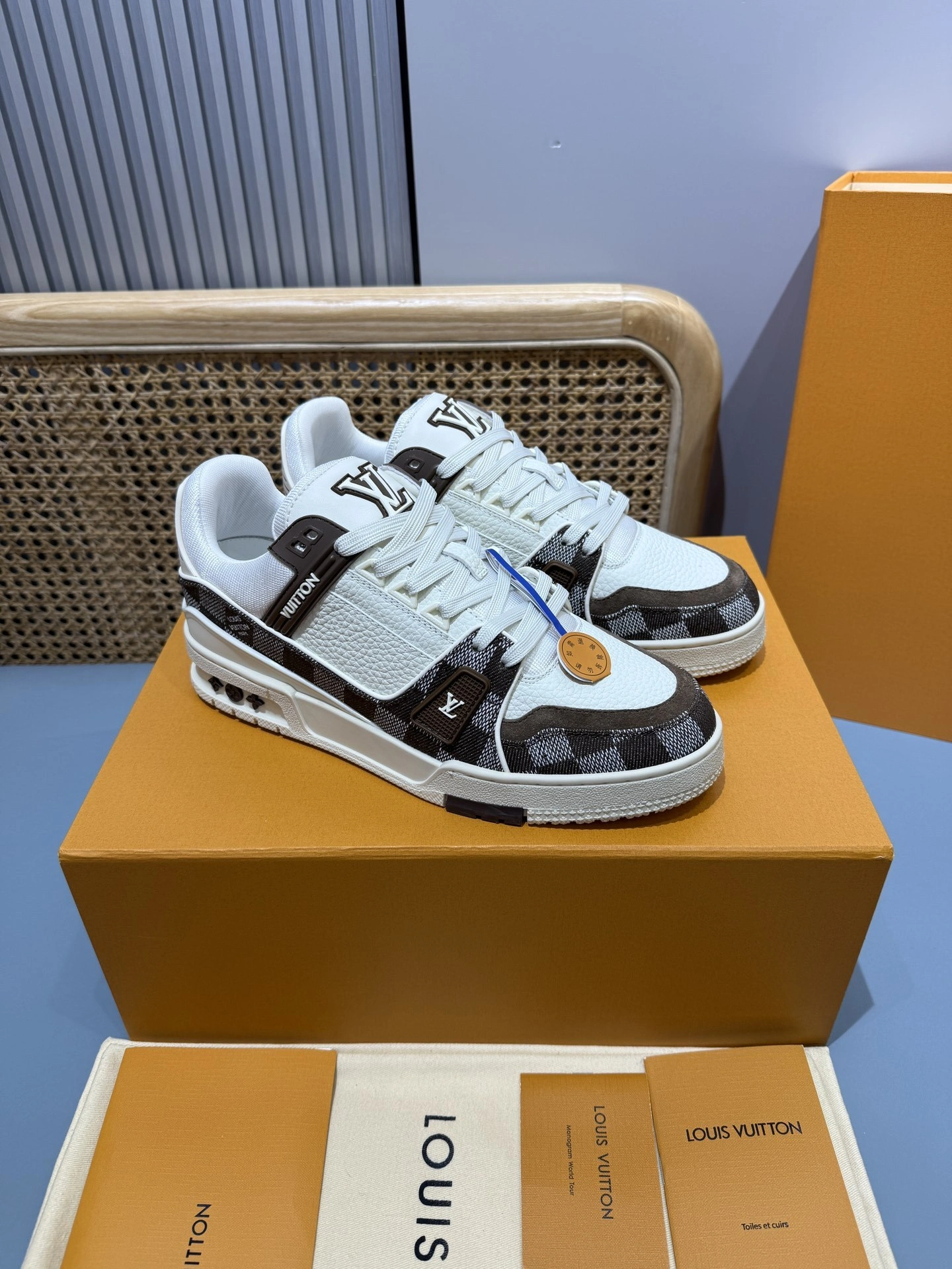 OOBB-- 8V 1ACPR9 Trainer cowhide item:E-X430L0318B
