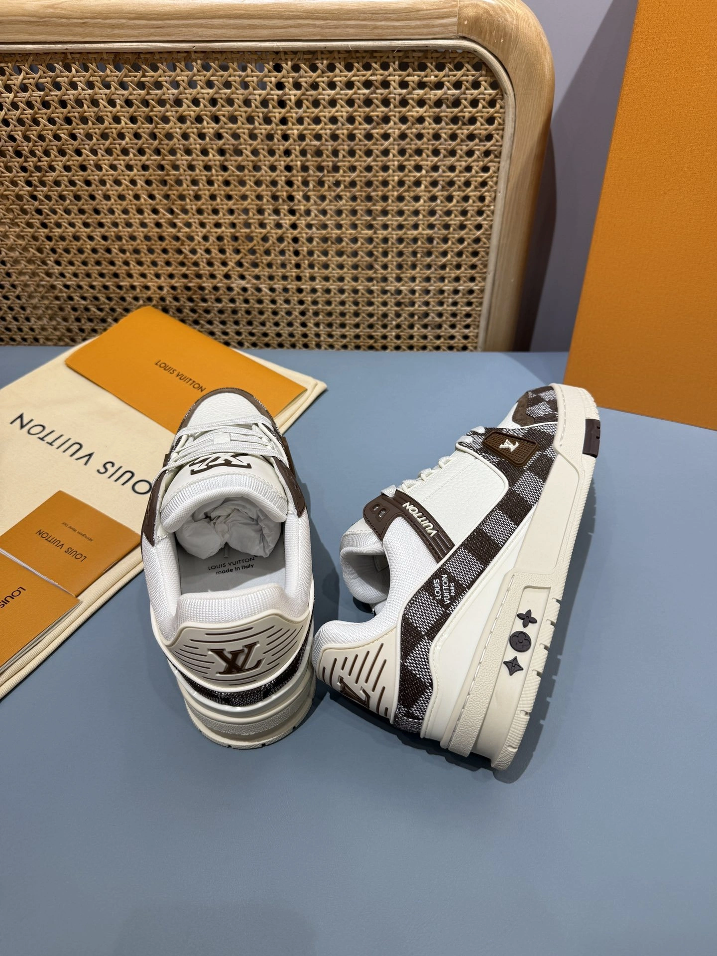 OOBB-- 8V 1ACPR9 Trainer cowhide item:E-X430L0318B