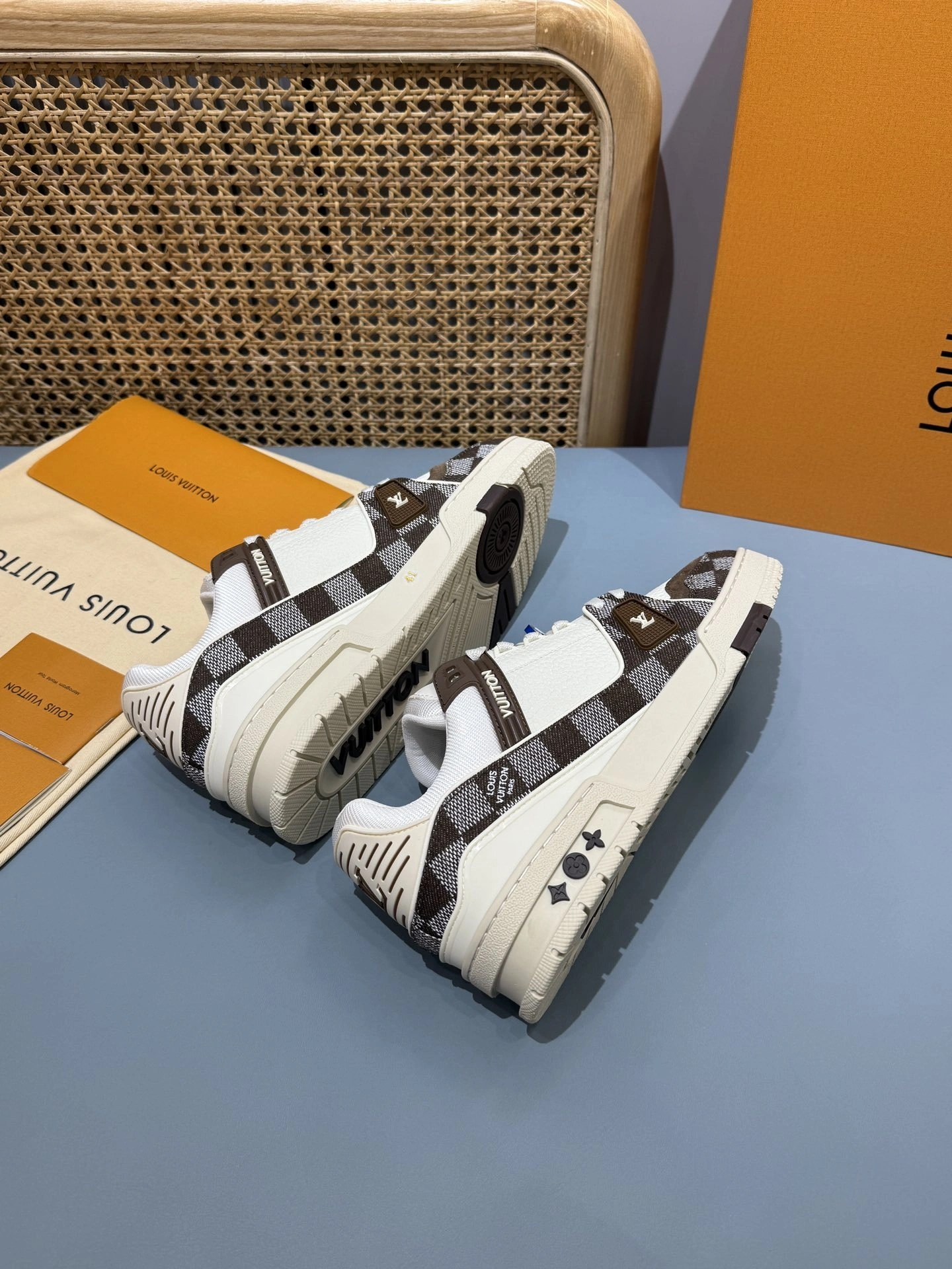 OOBB-- 8V 1ACPR9 Trainer cowhide item:E-X430L0318B