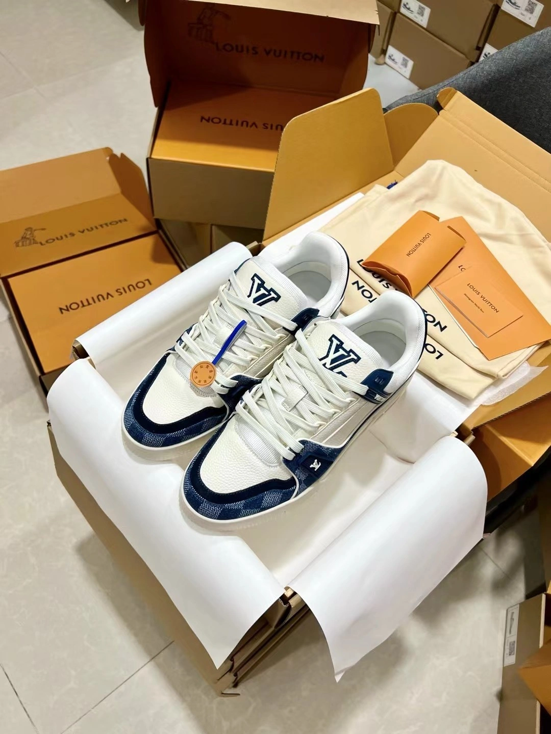 OOBB-- 8V 1ACPRW trainer cowhide Thick soles：3CM item:E-X187A0911