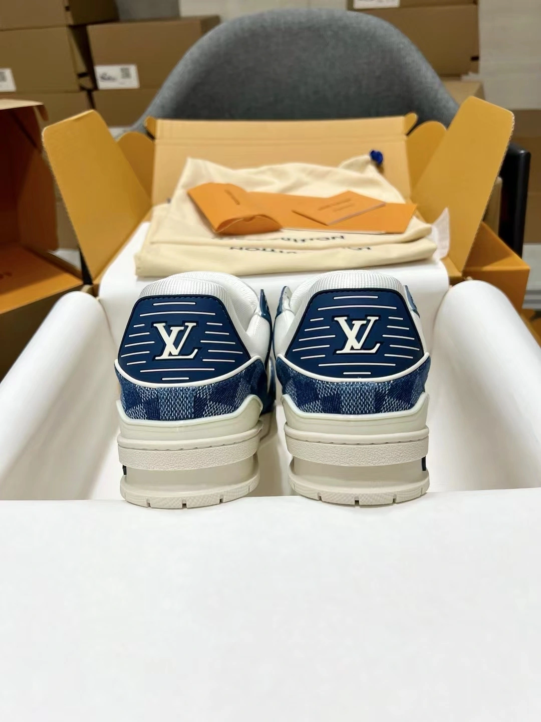 OOBB-- 8V 1ACPRW trainer cowhide Thick soles：3CM item:E-X187A0911