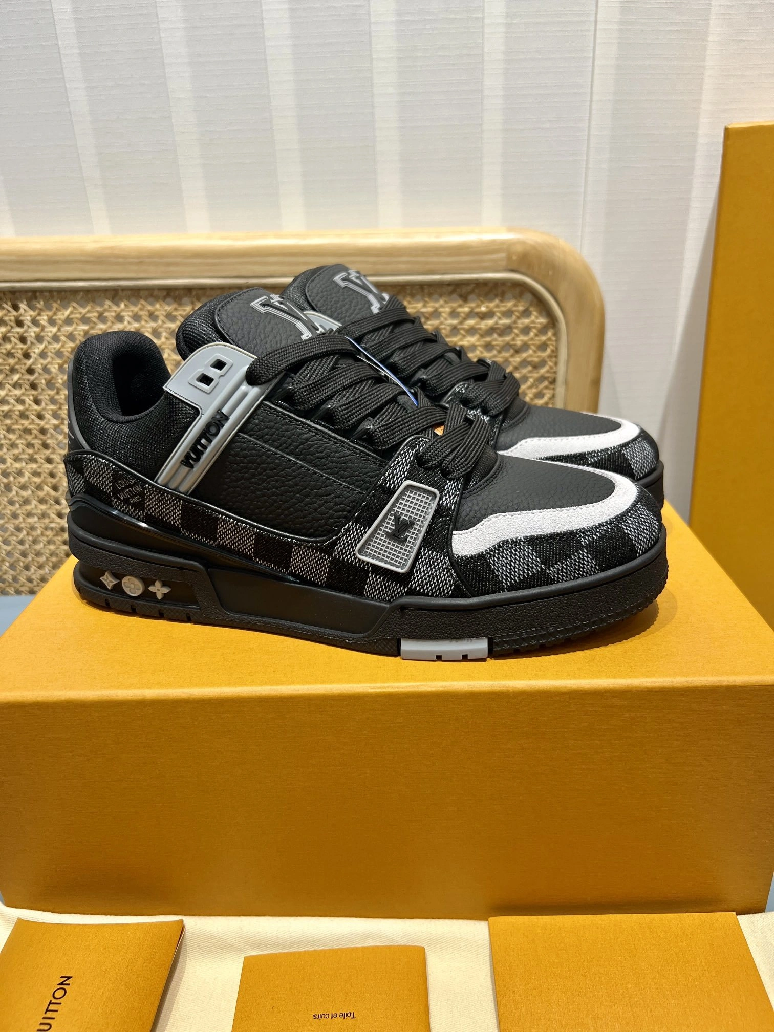 OOBB-- 8V 1ACPSF Trainer cowhide item:E-X430L0316B