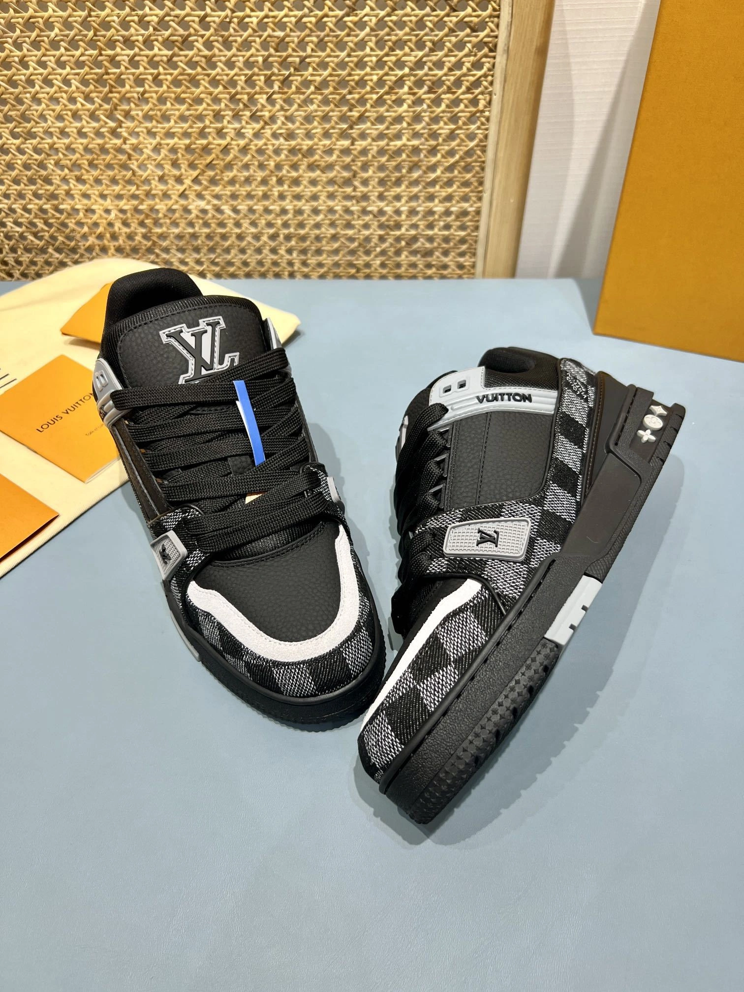 OOBB-- 8V 1ACPSF Trainer cowhide item:E-X430L0316B