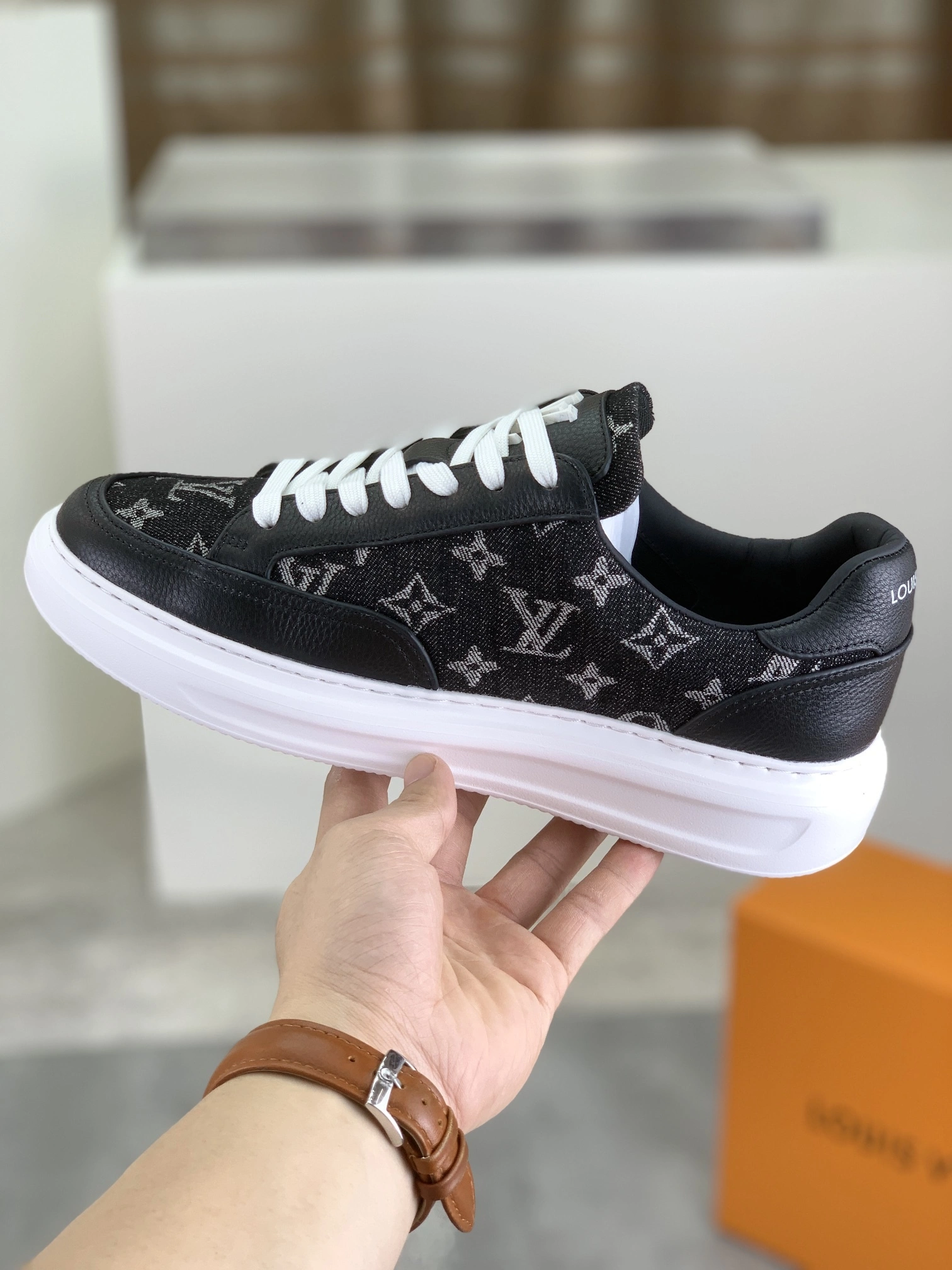 OOBB-- 8V 1ACQL6 cowhide item:D-X158H2422
