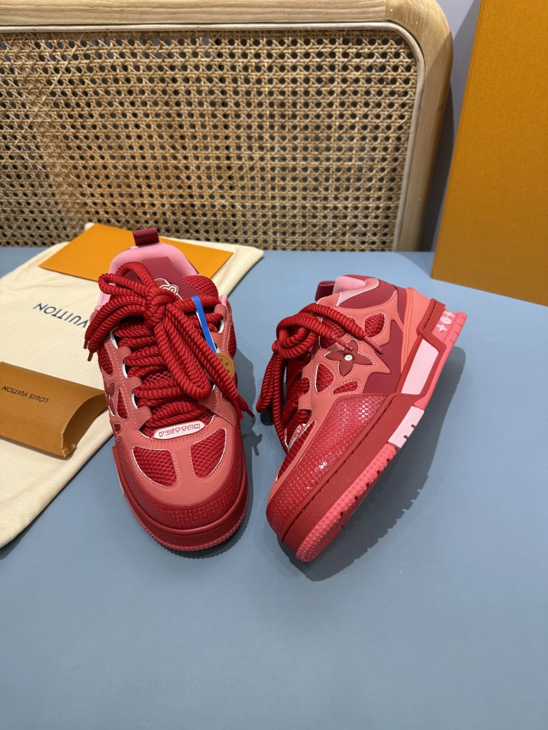 OOBB-- 8V 1ACQNP Skate calfskin item:E-X430K1810