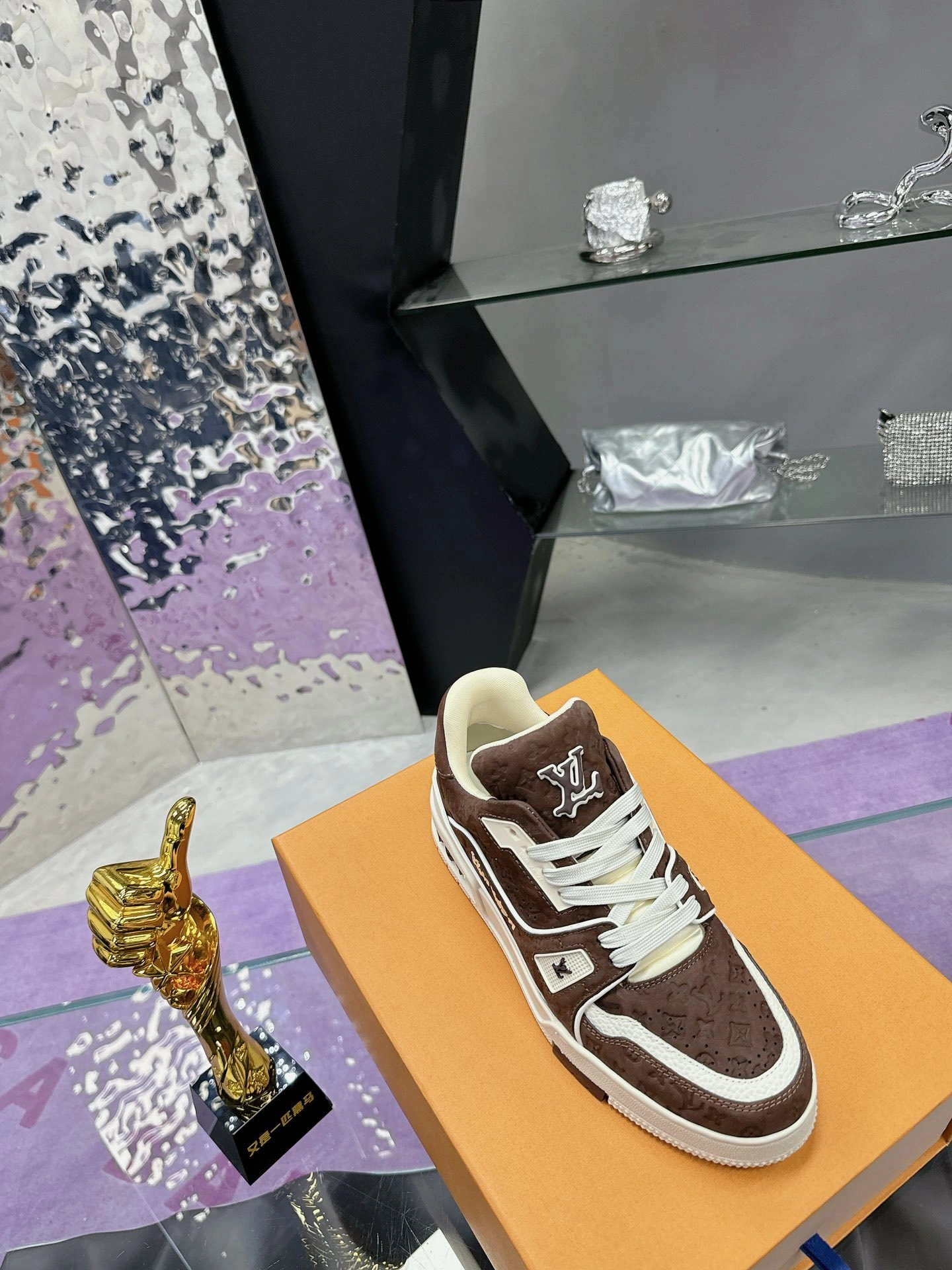 OOBB-- 8V 1ACR5I Trainer Maxi cowhide item:D-X000H0112