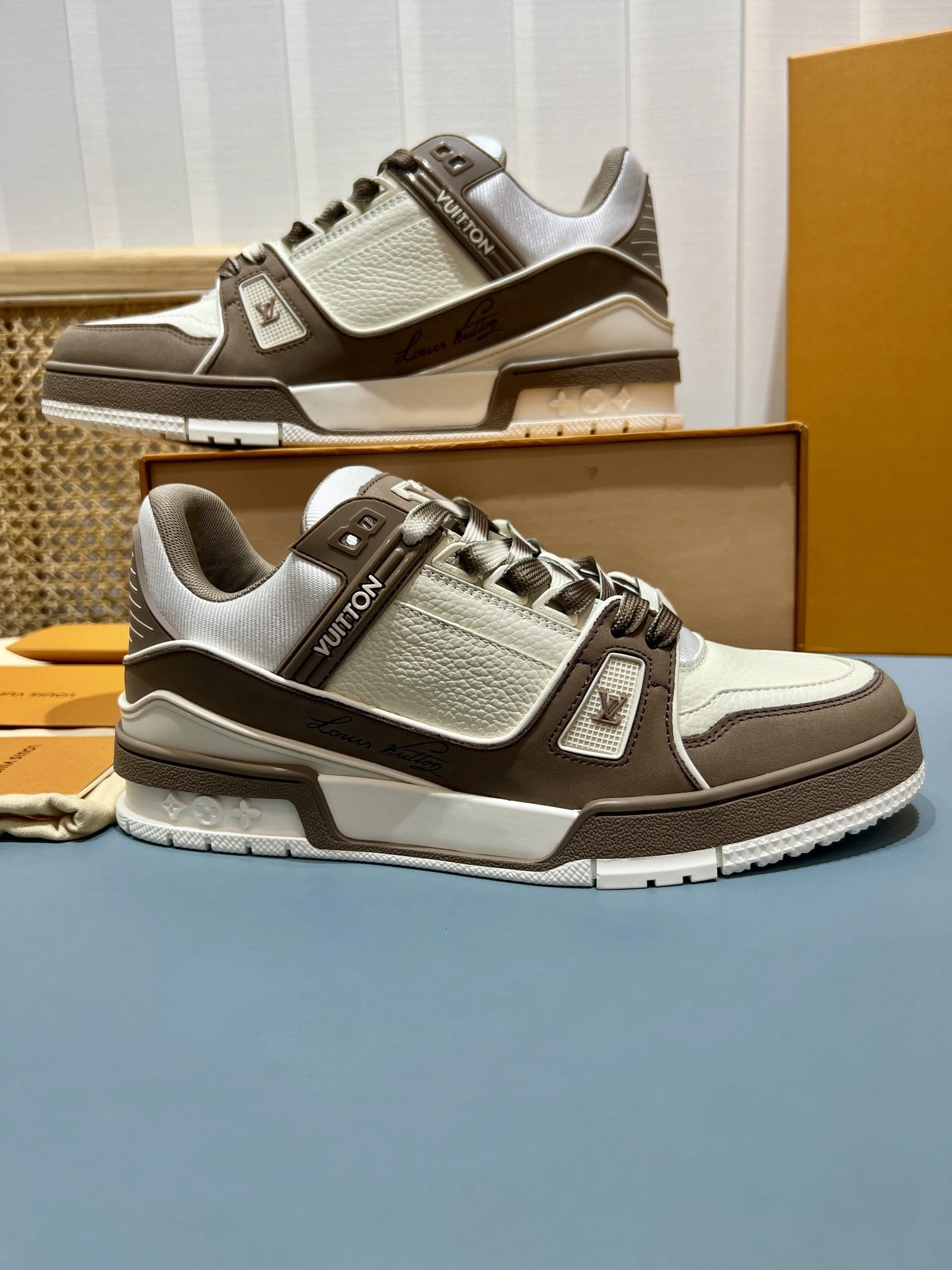 OOBB-- 8V 1ACWBZ Trainer cowhide item:E-X430L0315B