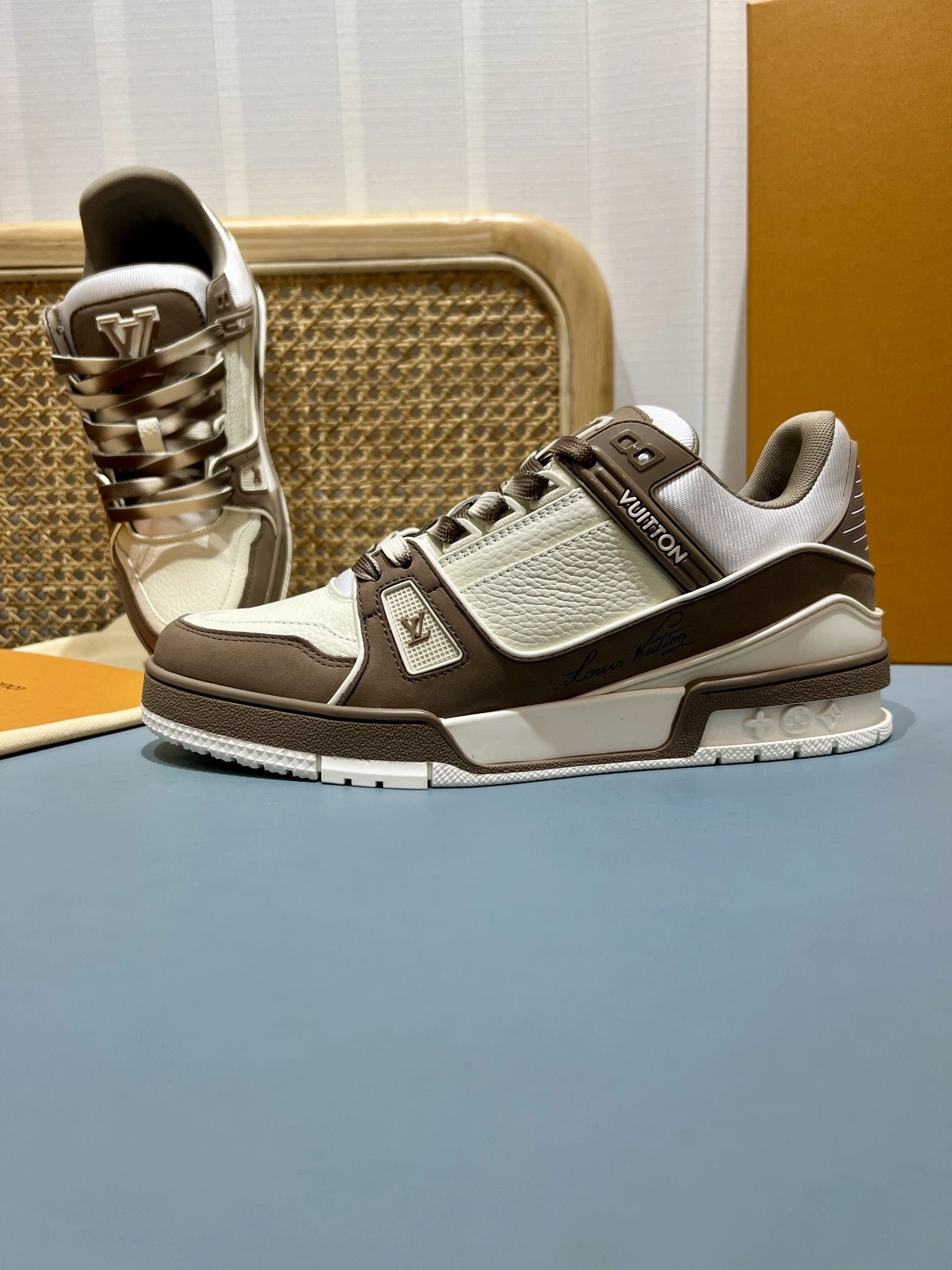 OOBB-- 8V 1ACWBZ Trainer cowhide item:E-X430L0315B