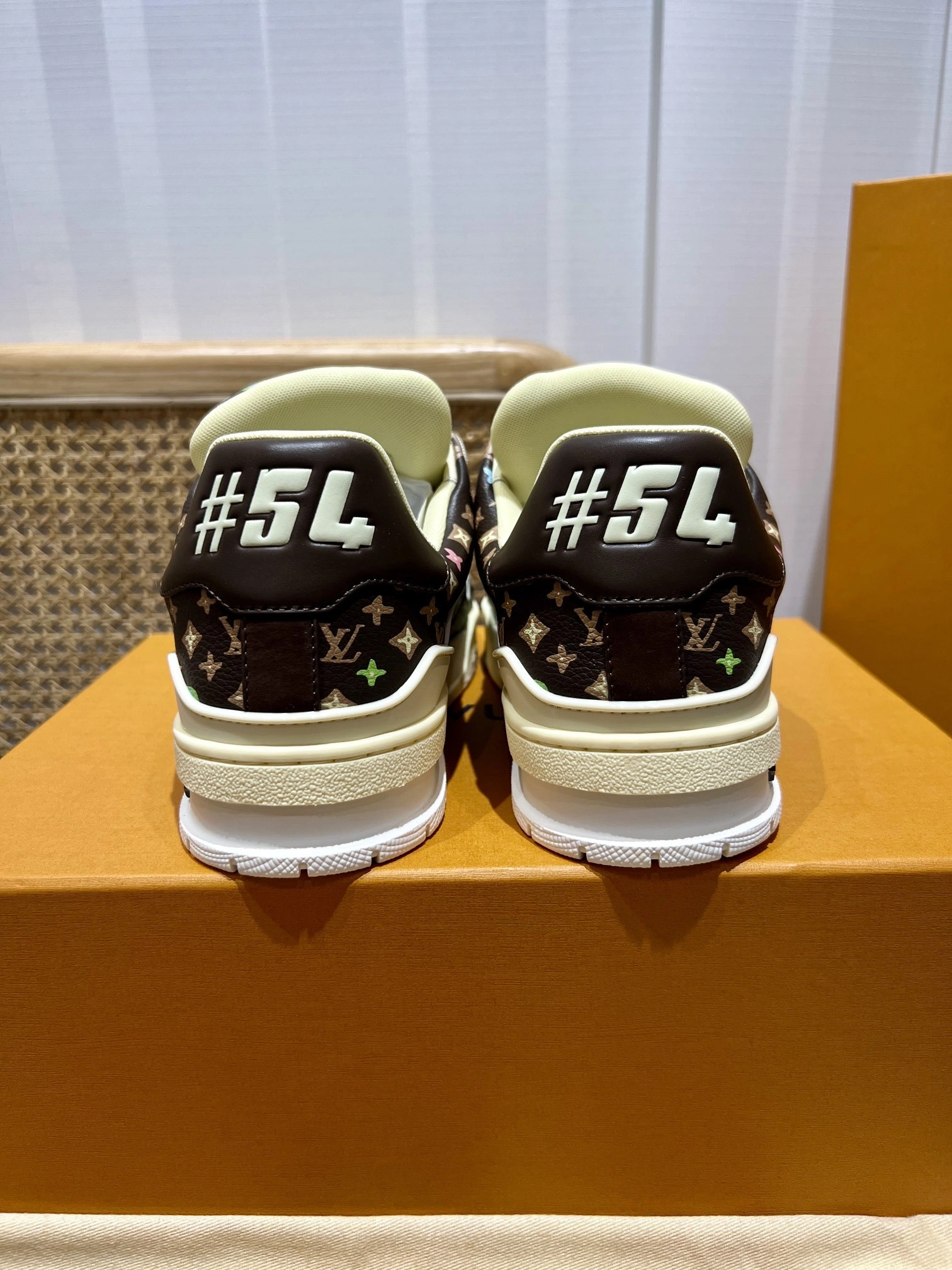 OOBB-- 8V 1ACXB1 Trainer cowhide item:E-X430L0319B