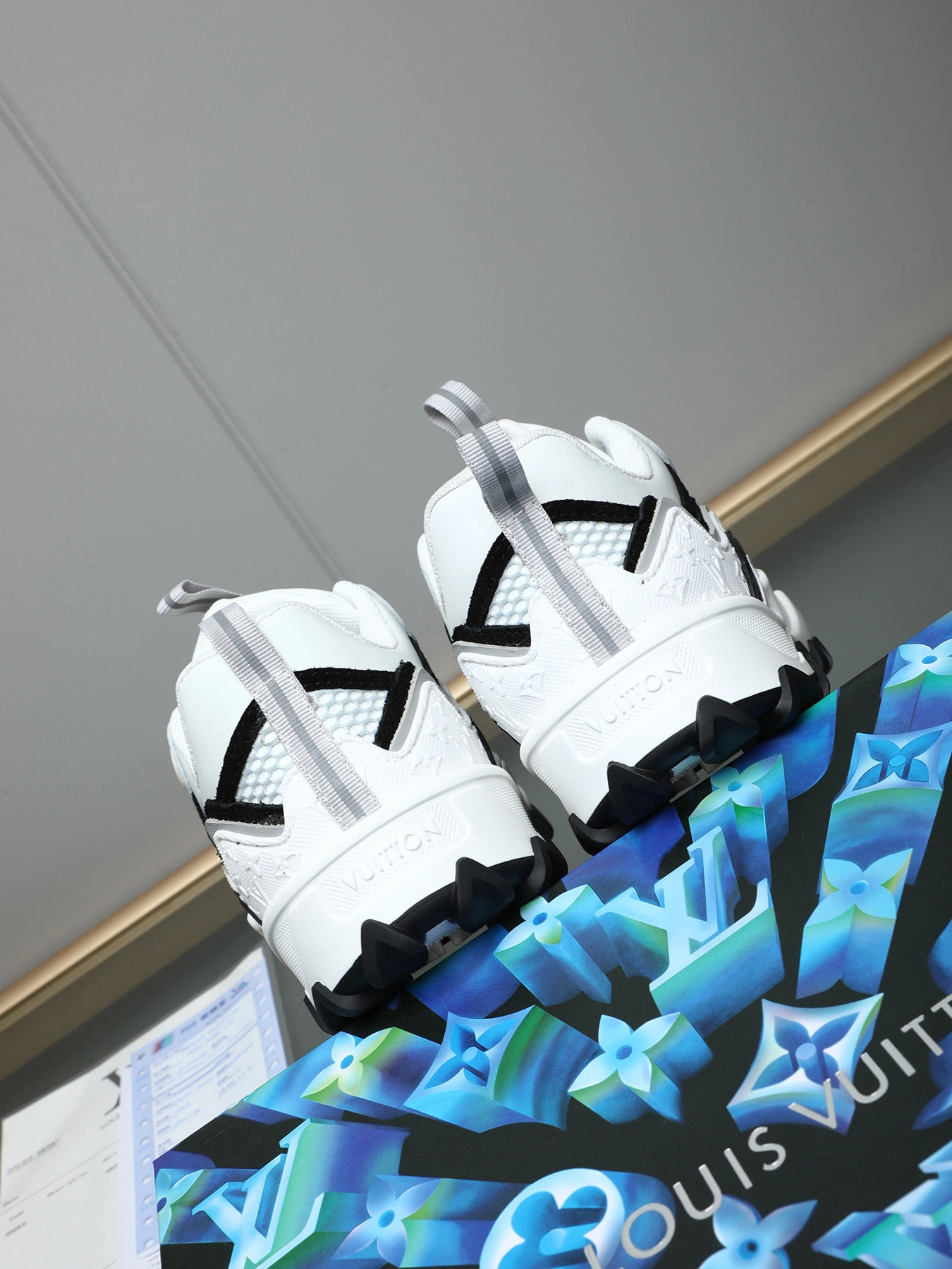 OOBB-- 8V 1ACXOA Rush item:E-X158D1033