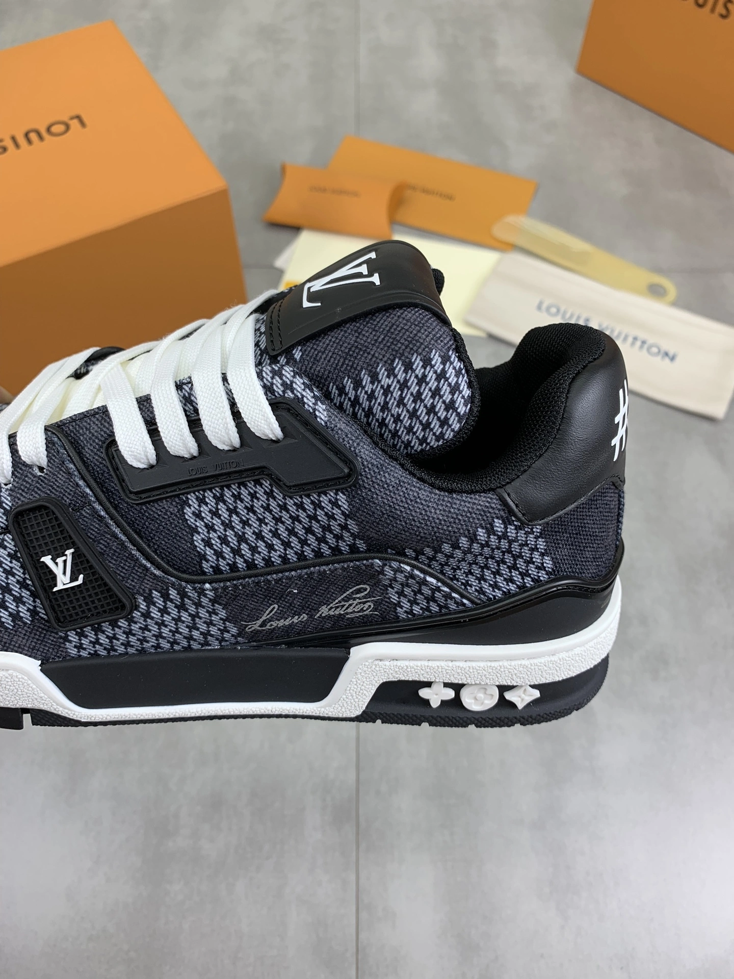 OOBB-- 8V 1AD6DX Trainer item:D-X000F1216S