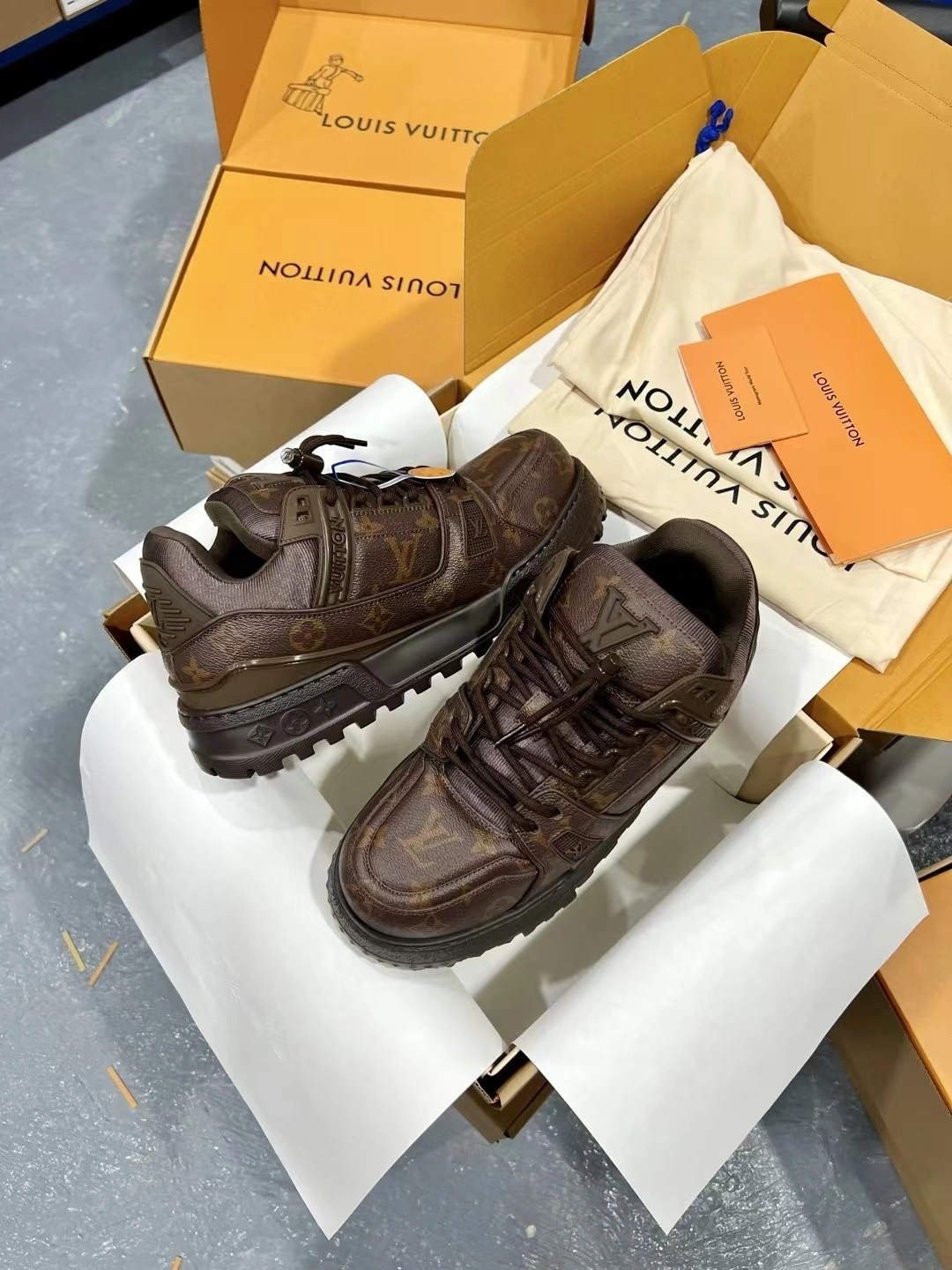 OOBB-- 8V 1AD7DT Calfskin item:E-X187A0909