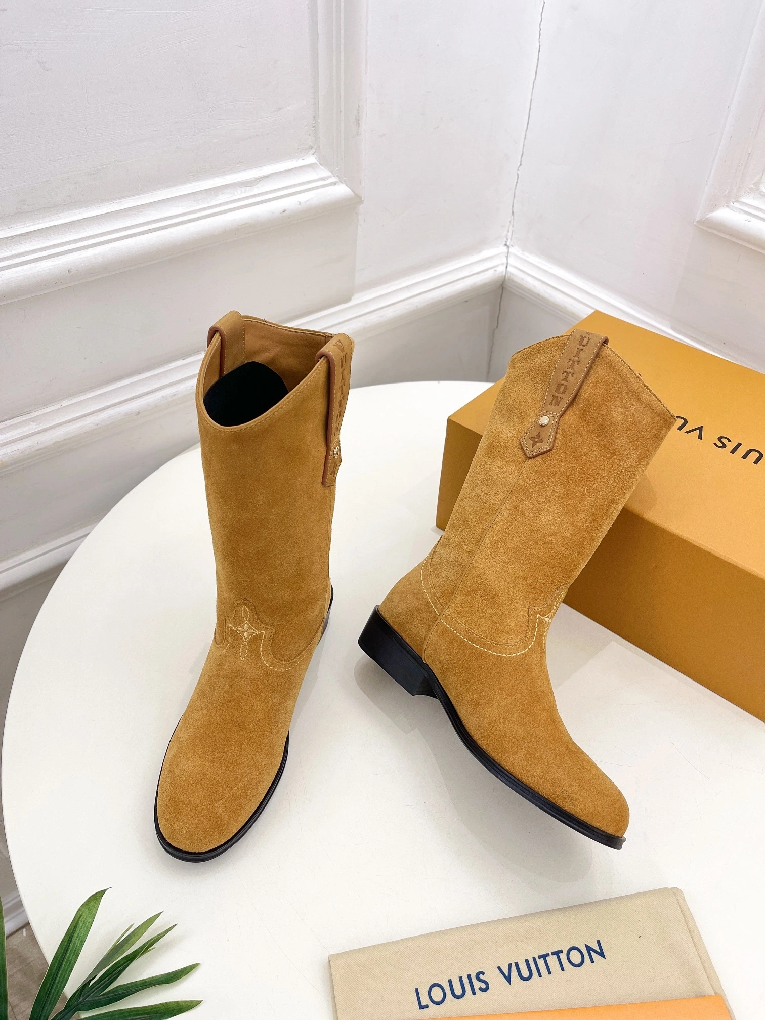 OOBB-- 8V 1AD7PH Calfskin Heel height：3CM item:D-X047L0941