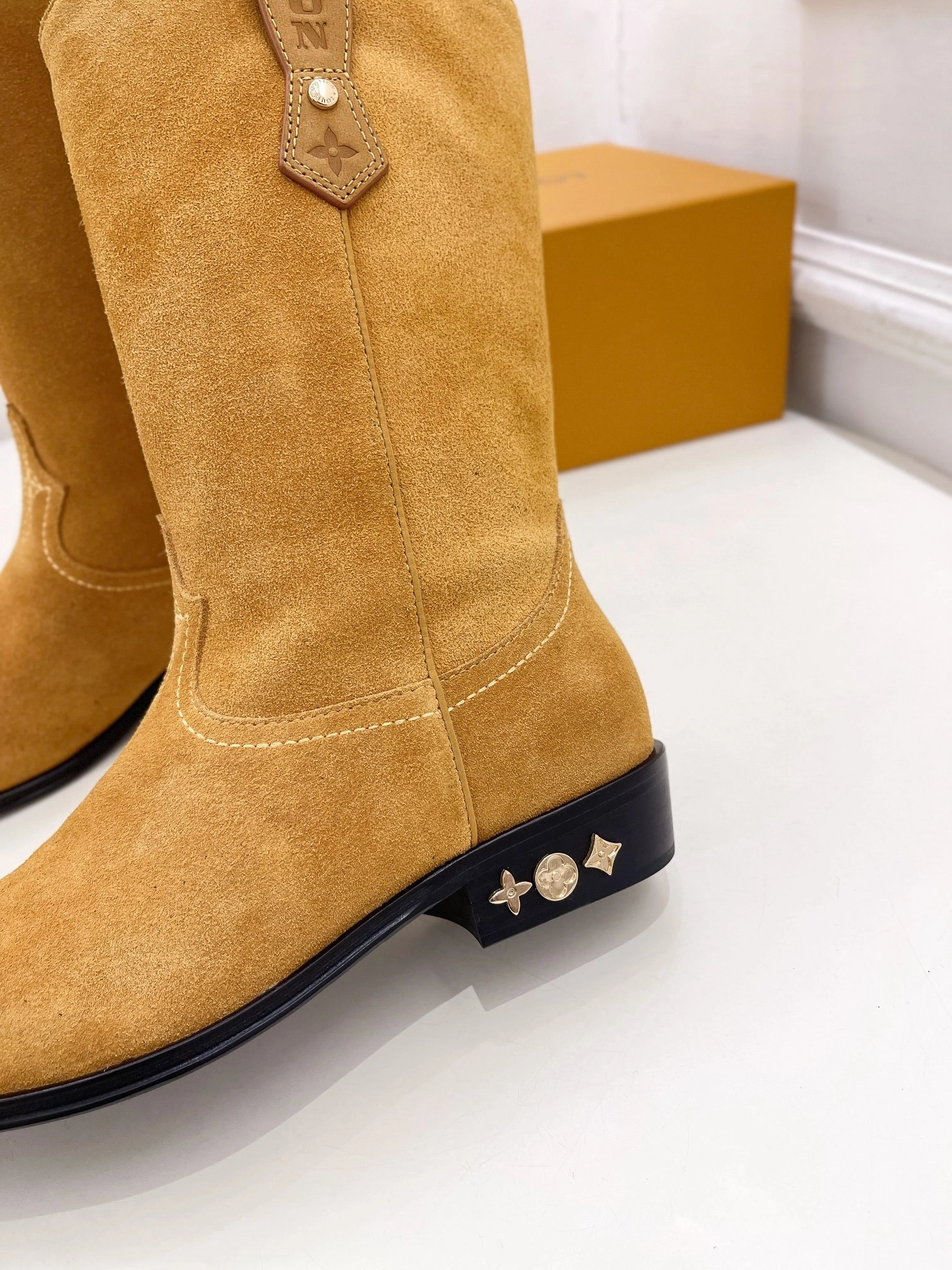 OOBB-- 8V 1AD7PH Calfskin Heel height：3CM item:D-X047L0941