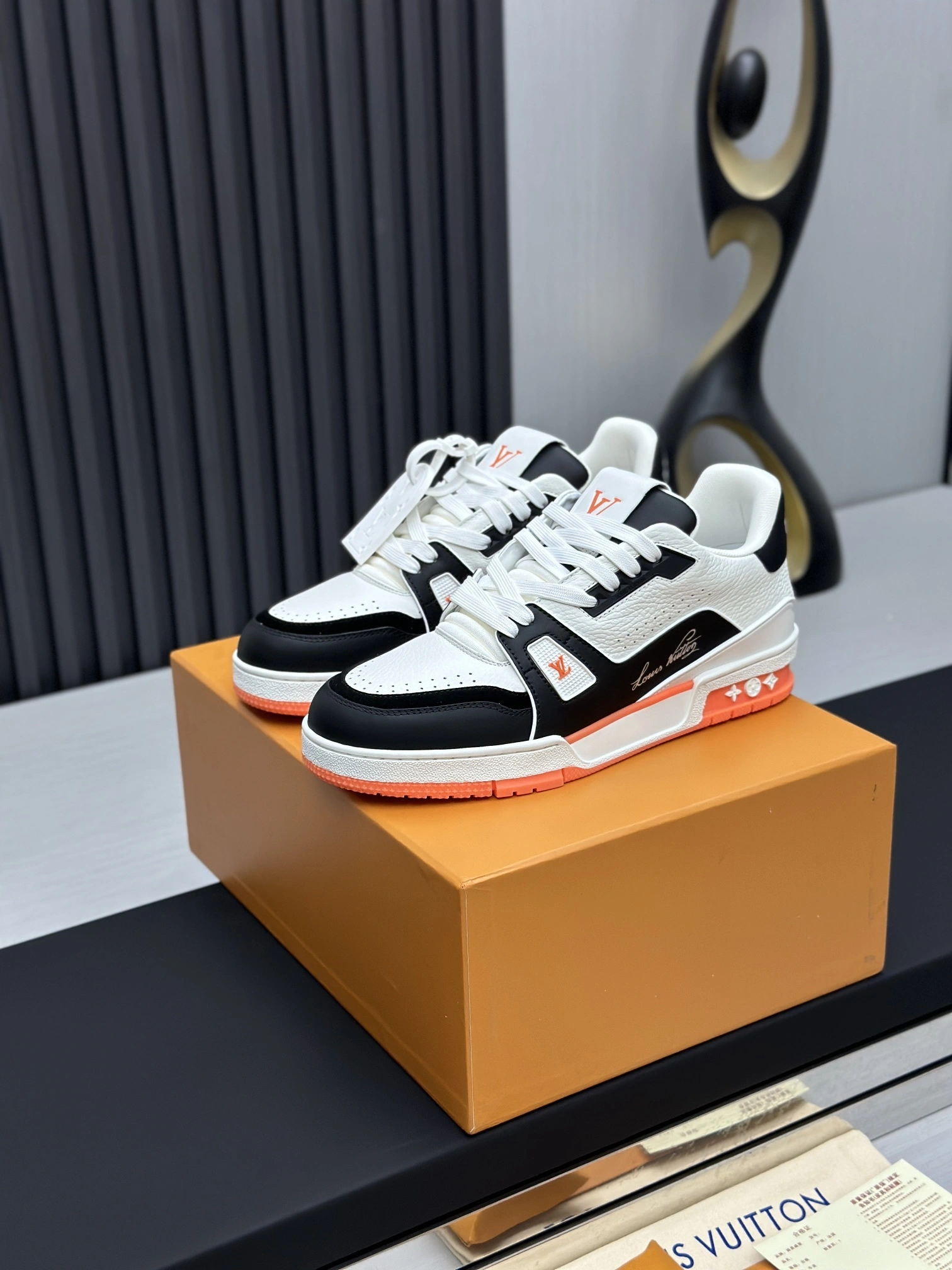 OOBB-- 8V 1ADDZZ cowhide Trainer item:E-X002H2706